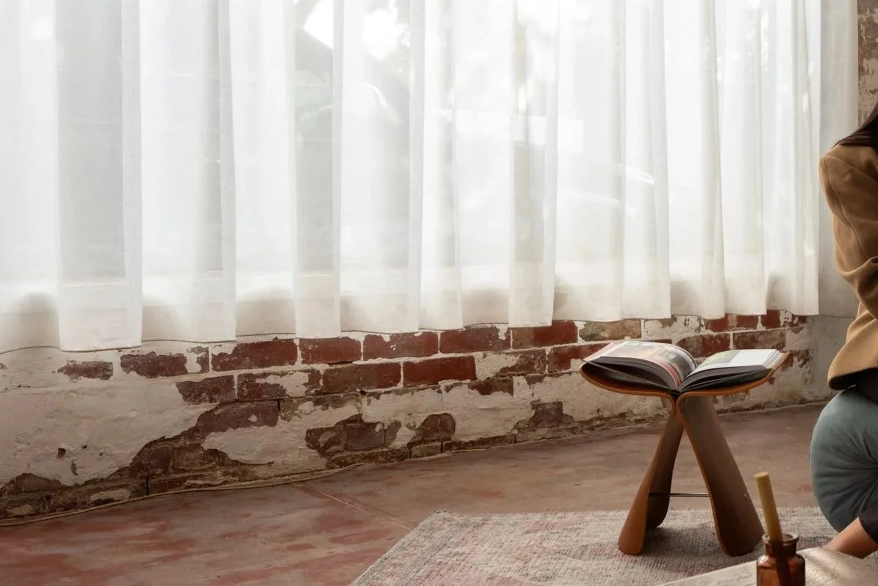 Clinical specialist supporting medical device adoption in hospitals