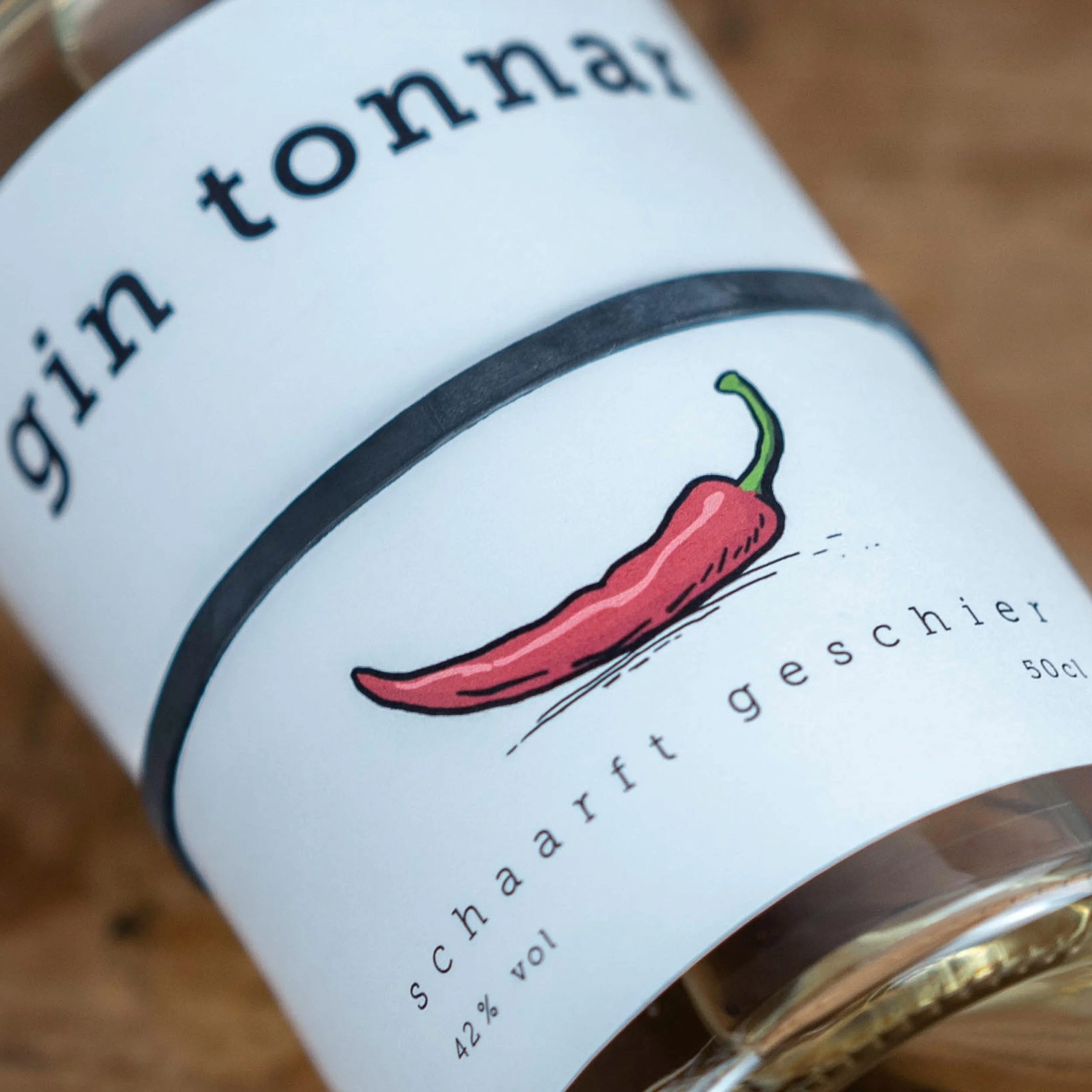 Gin Tonnar Close Up 3.jpg