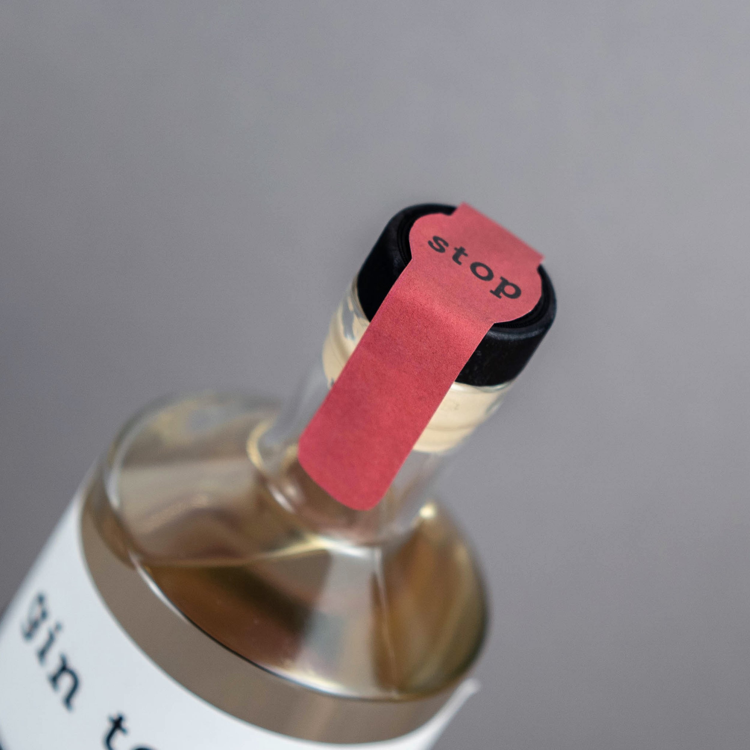 Gin Tonnar Close Up 1.jpg