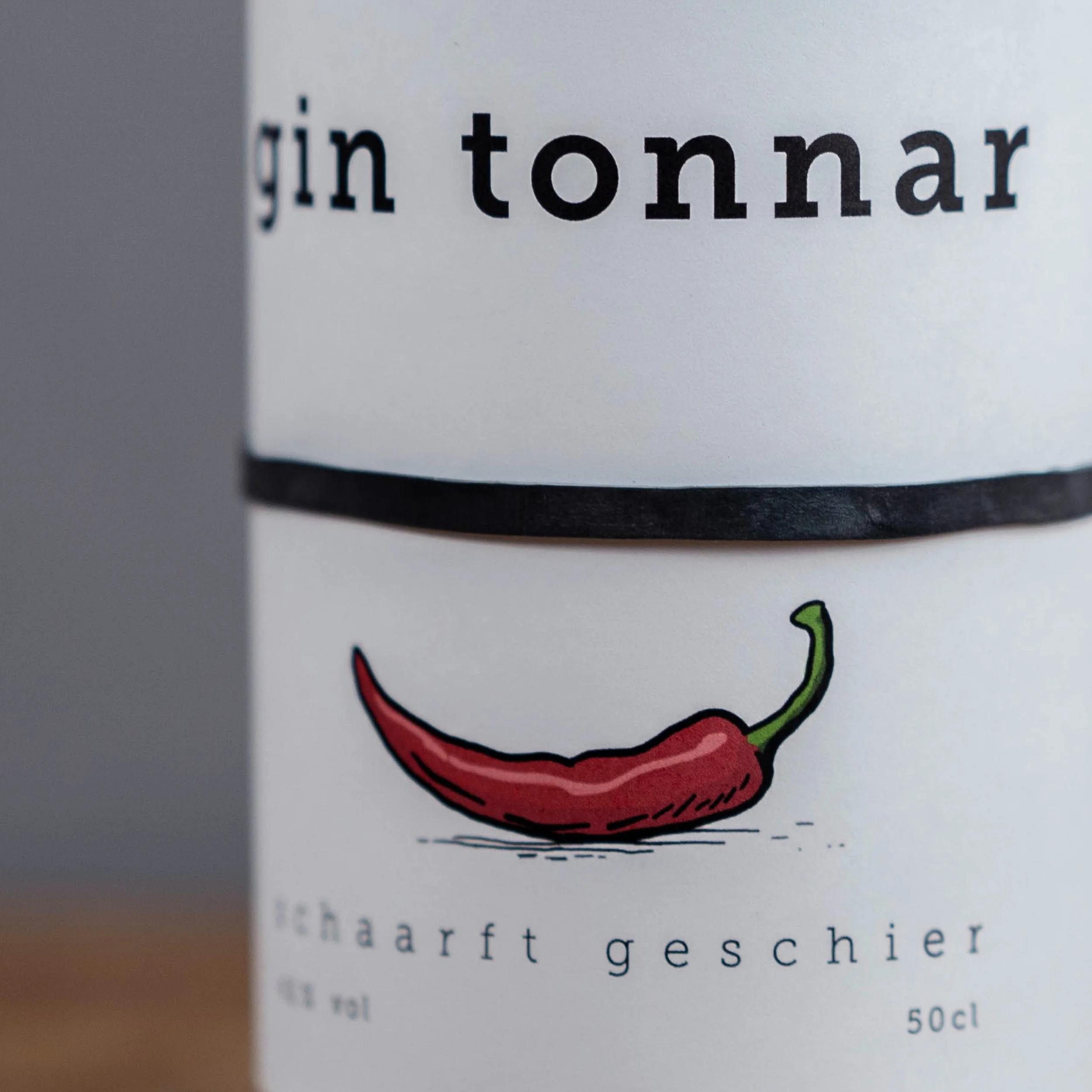 Gin Tonnar Close Up 2.jpg