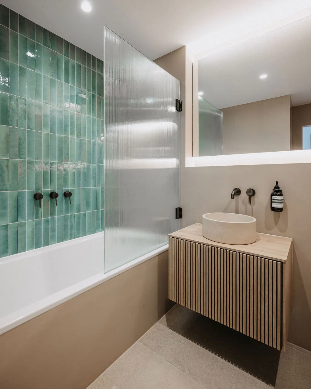 KINDLY Fowey Townhouse Family Bathroom  3.jpg