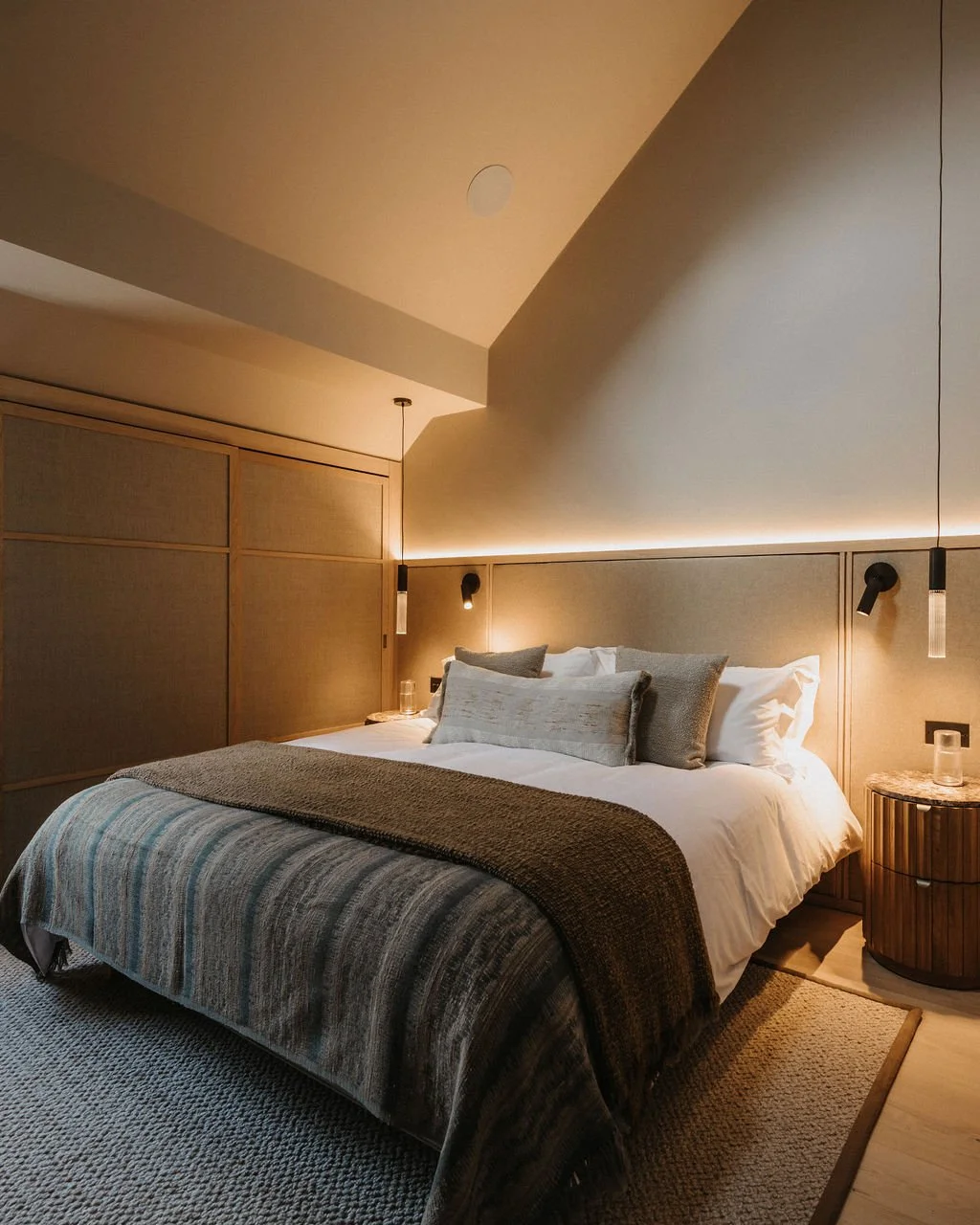 Copy of KINDLY Fowey Townhouse Master Bedroom  8.jpg