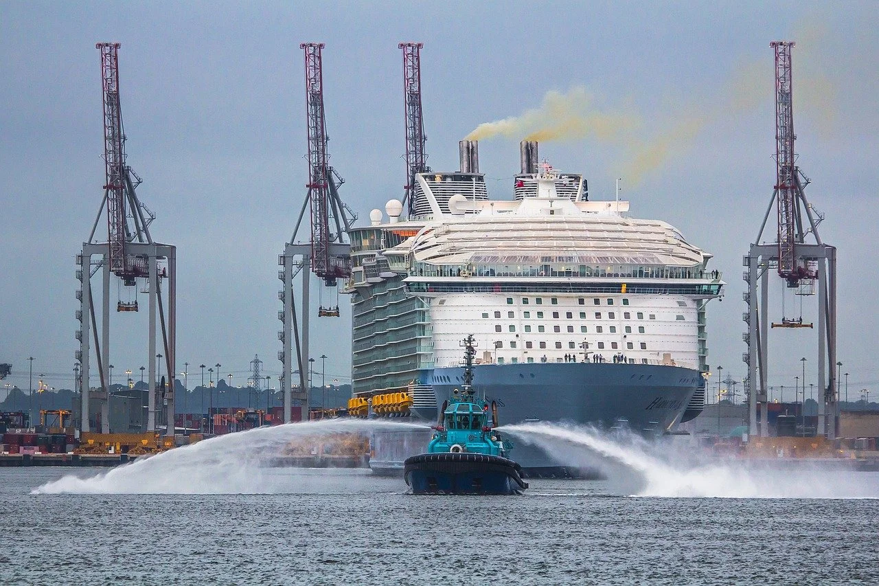 Floating power barges represent a simple solution to rising ship emissions in UK ports