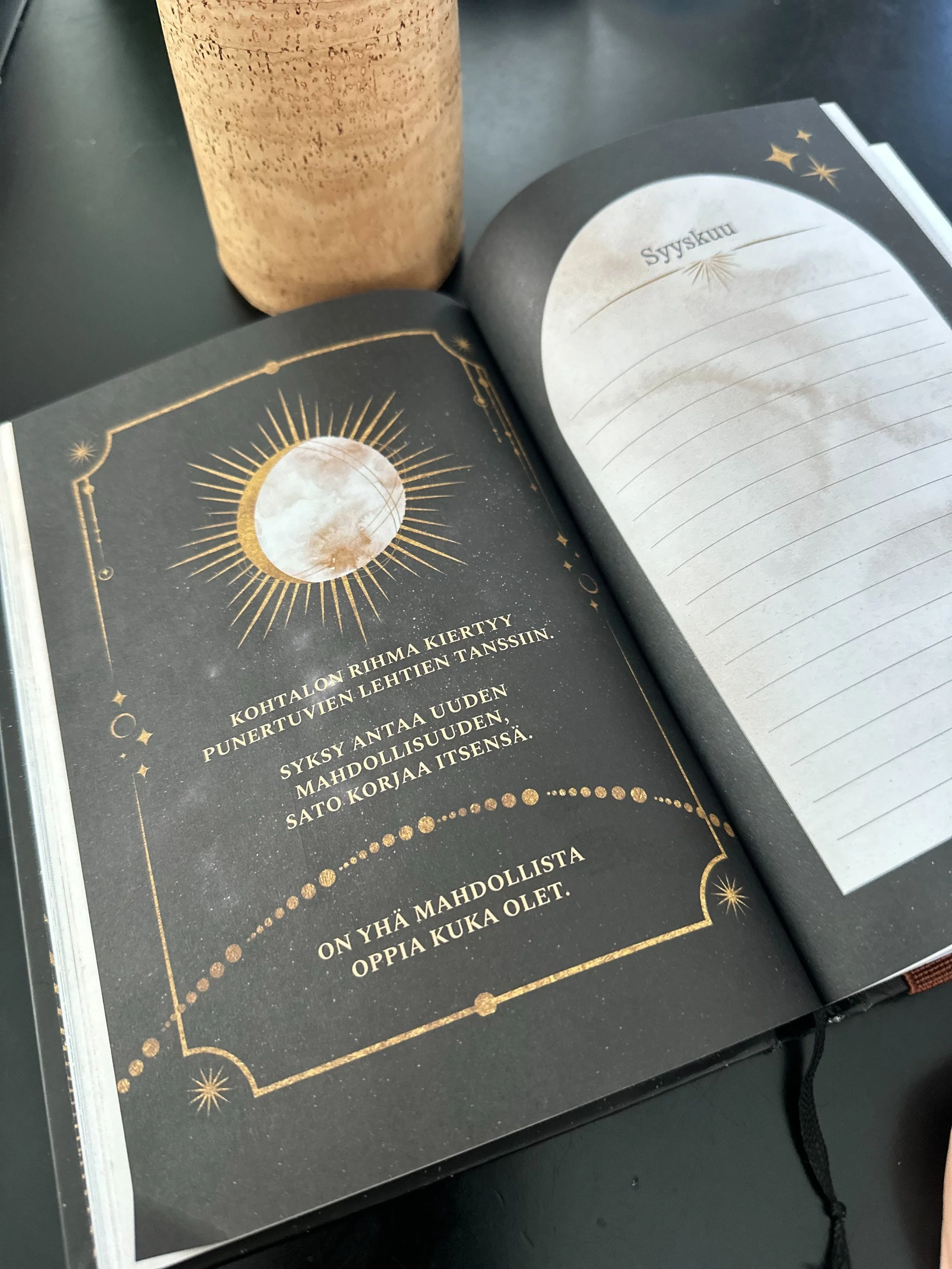 Ihan pian on aika k&auml;&auml;nt&auml;&auml; kalenterin sivut syyskuulle 🌻🍂 

Olen nyt avannut syyskuun vapaat ajat Nettiaikaan (linkki l&ouml;ytyy biosta). Huomioithan ett&auml; ilta- ja viikonloppuaikoja on rajoitetusti saatavilla. Tervetuloa ho