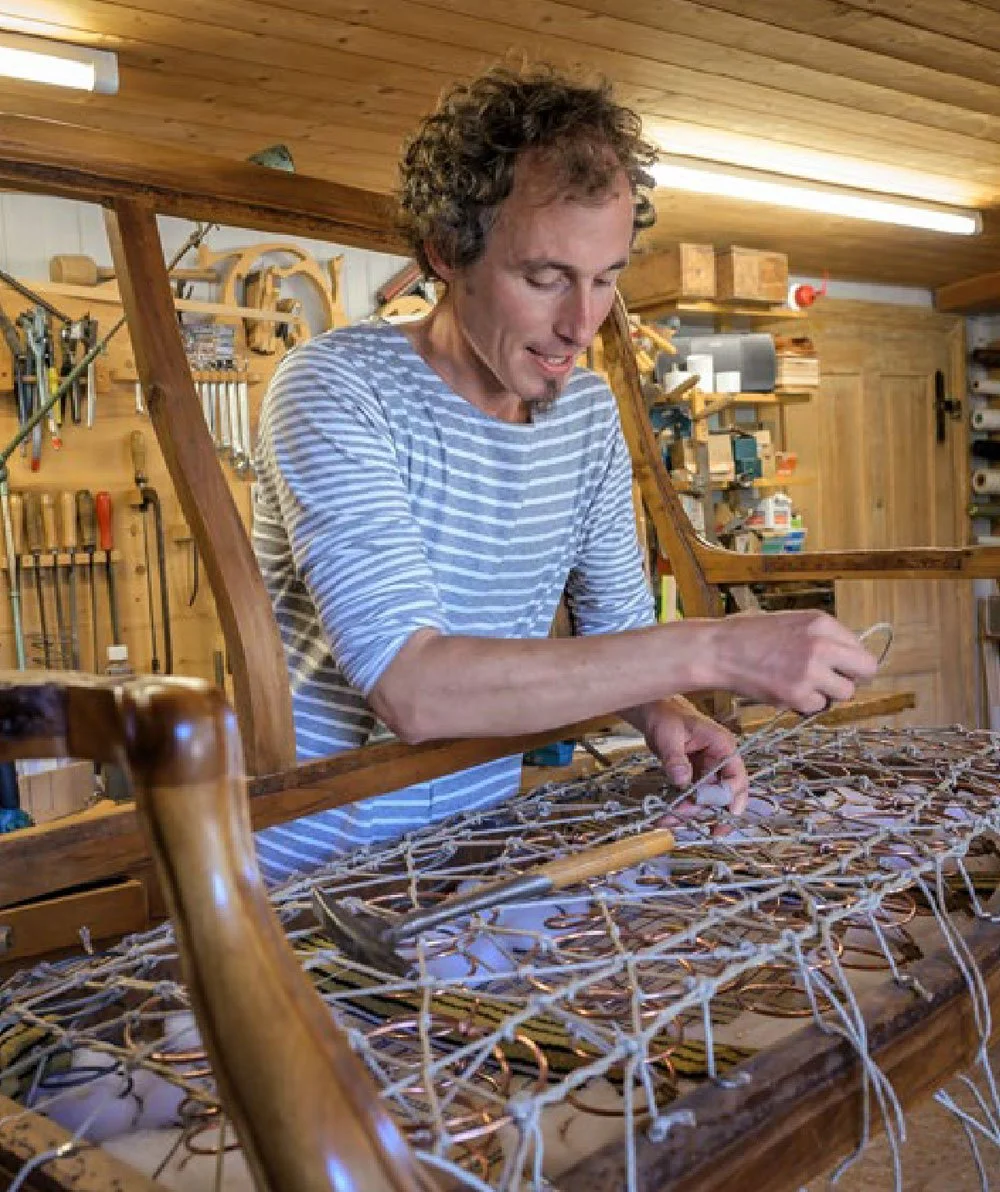 Reportage in der Schweizer Illustrierte über Simon Tobler und das Brauchtum im Appenzellerland – von den Silvesterchläusen und dem Ankommen der Familie Tobler in Urnäsch.