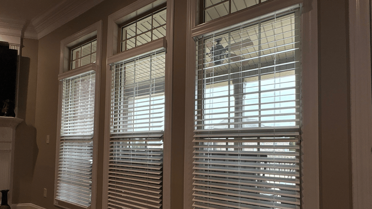 How Motorized Blinds Enhance Your Smart Home Experience