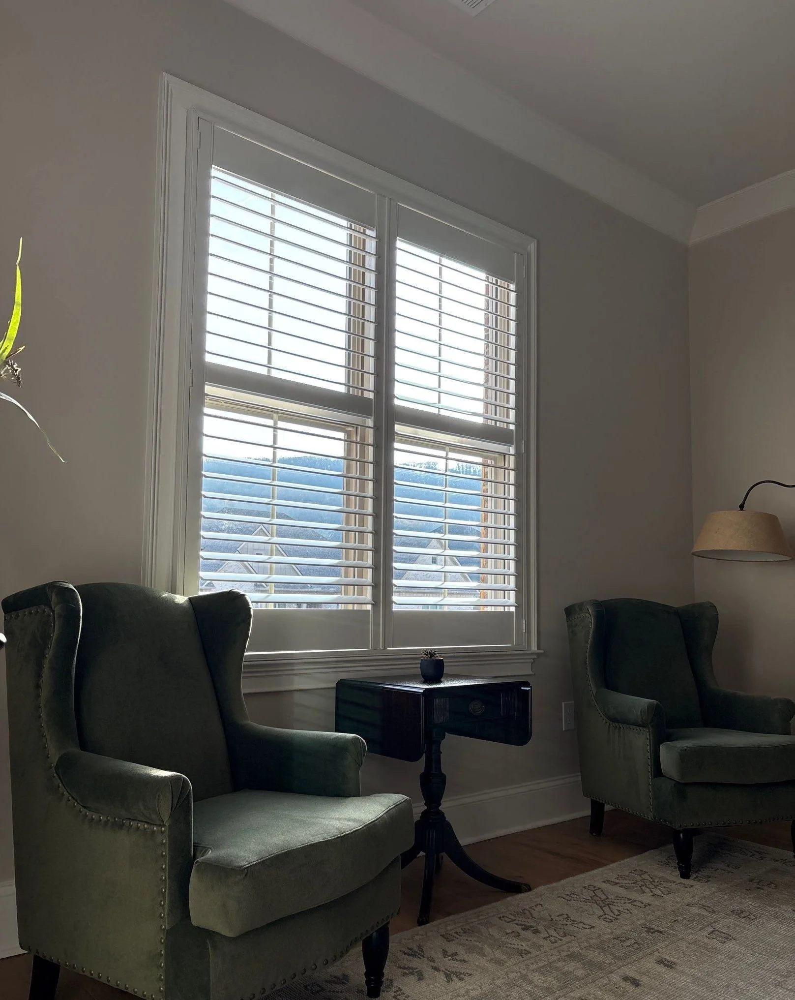 Shutters-10-Dec 03 2025 03_02pm-dgbU.jpg