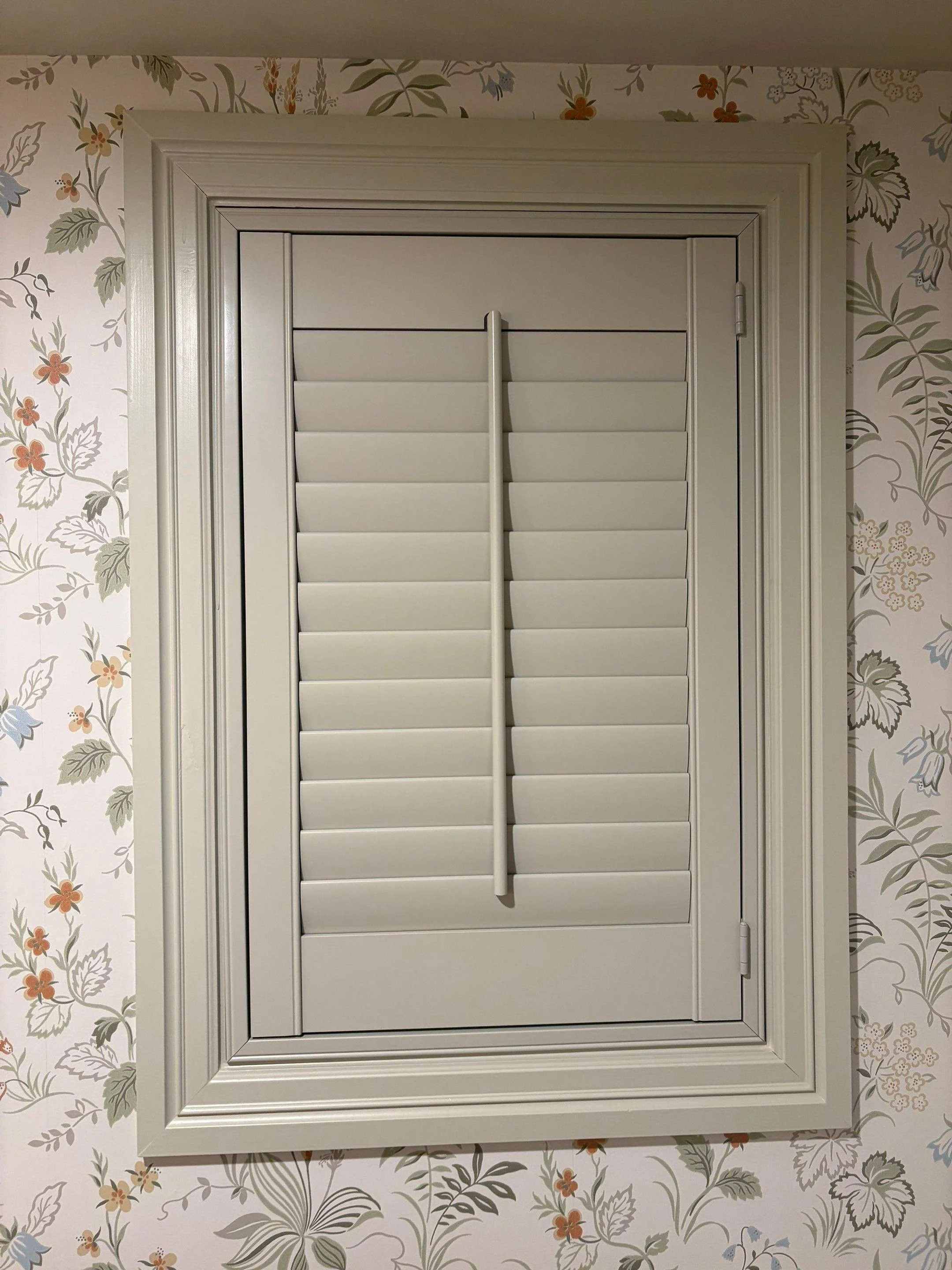 Shutters-27-Apr 28 2026 08_21am-3HYv.jpg