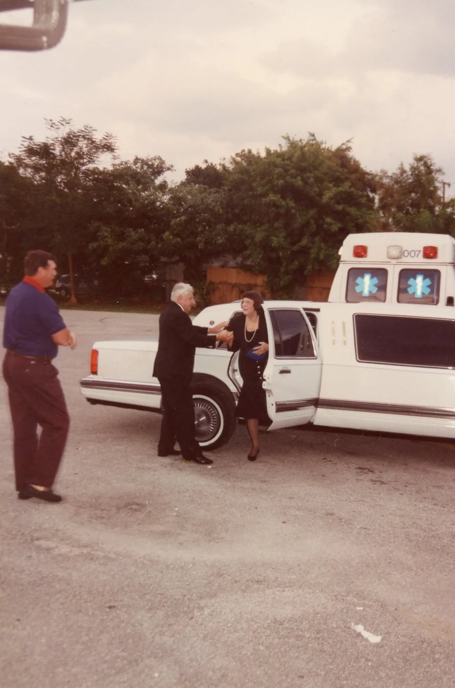 Marv Greeting Limo Arrivals