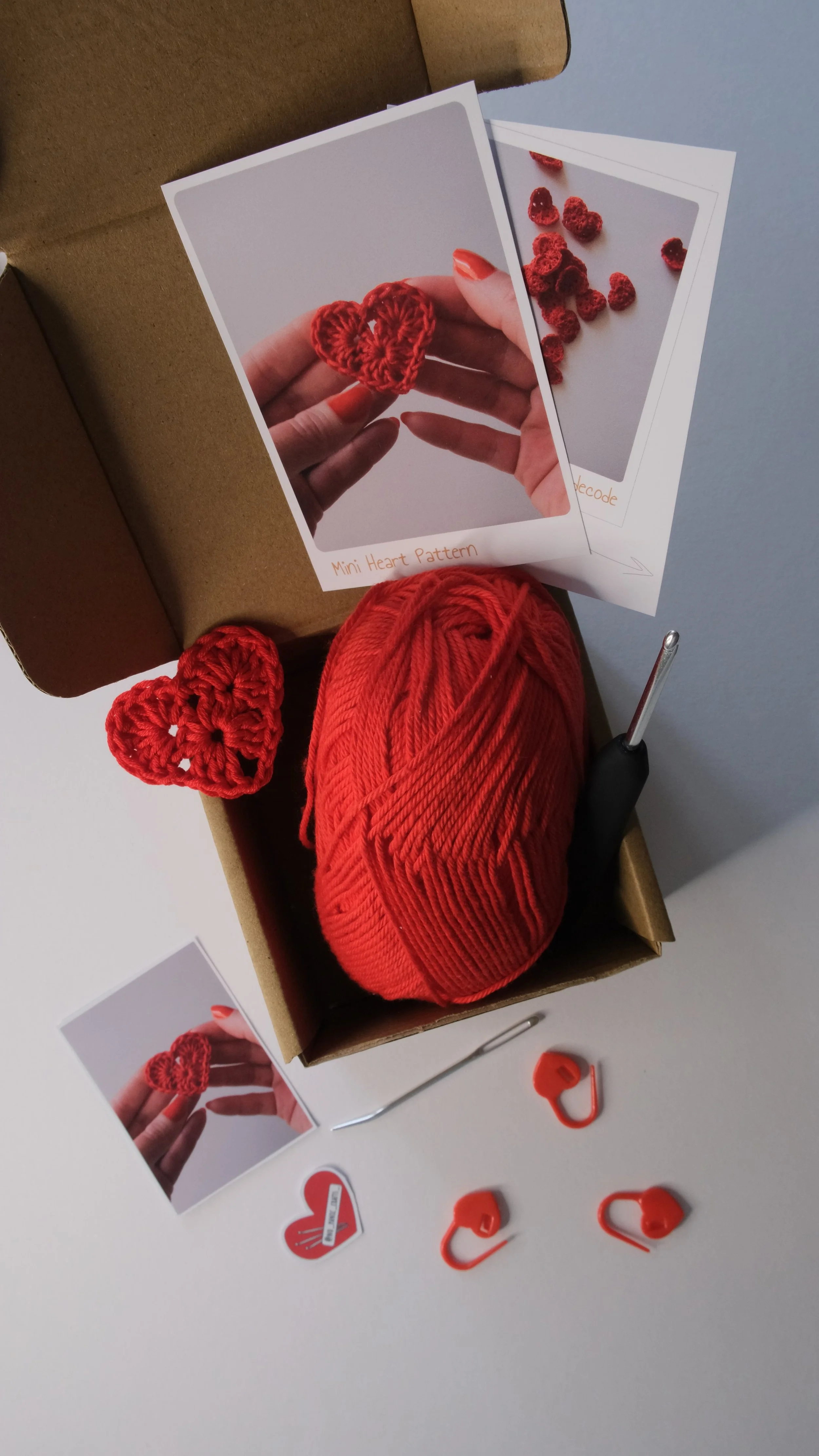 Mini Heart Crochet DIY Kit: yarn, tools & pattern