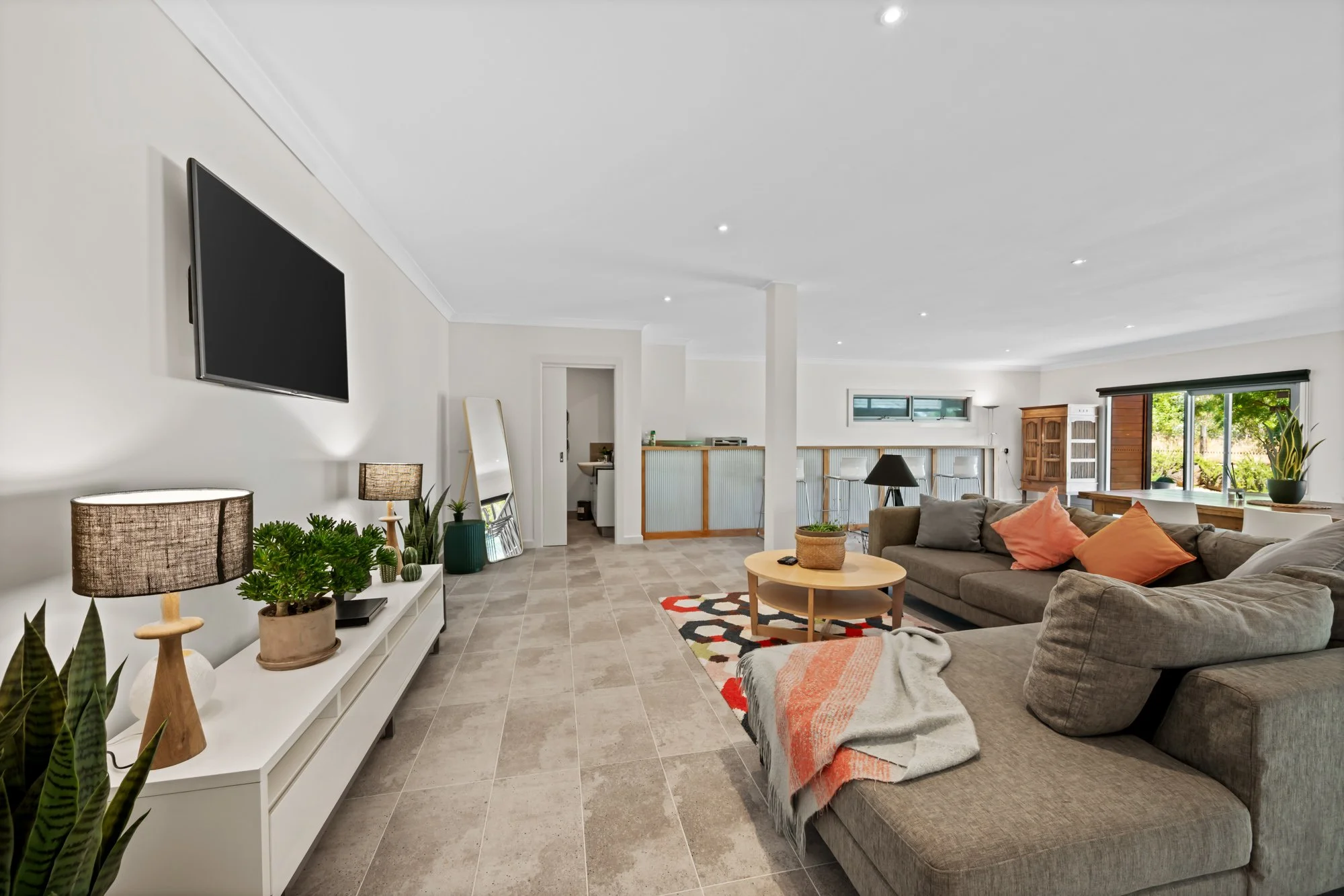 Andana_Unit_Lounge2.jpg