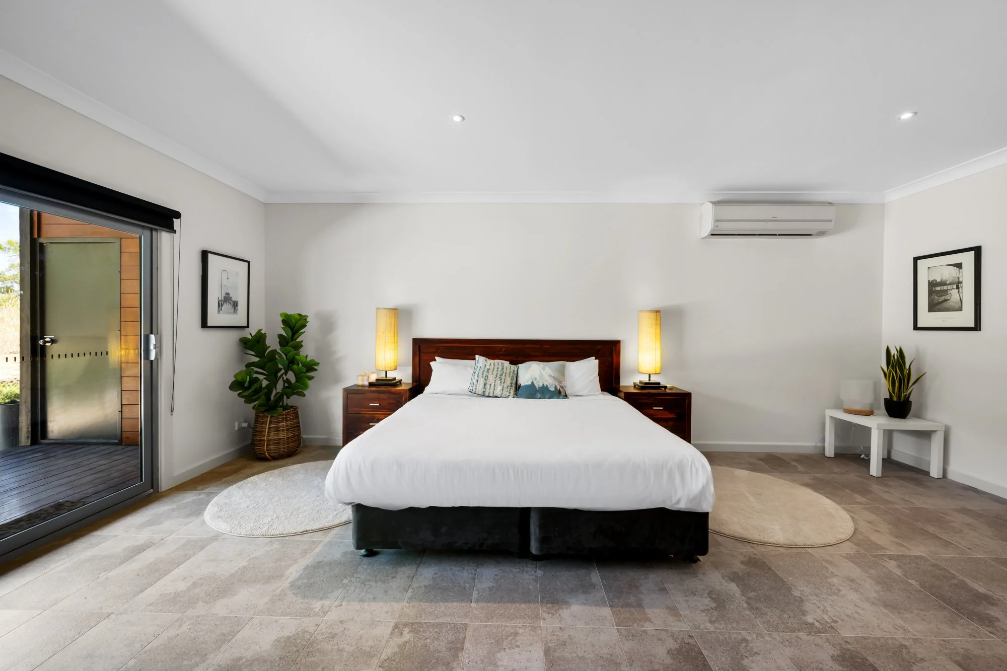Andana_Unit_King_Bed.jpg