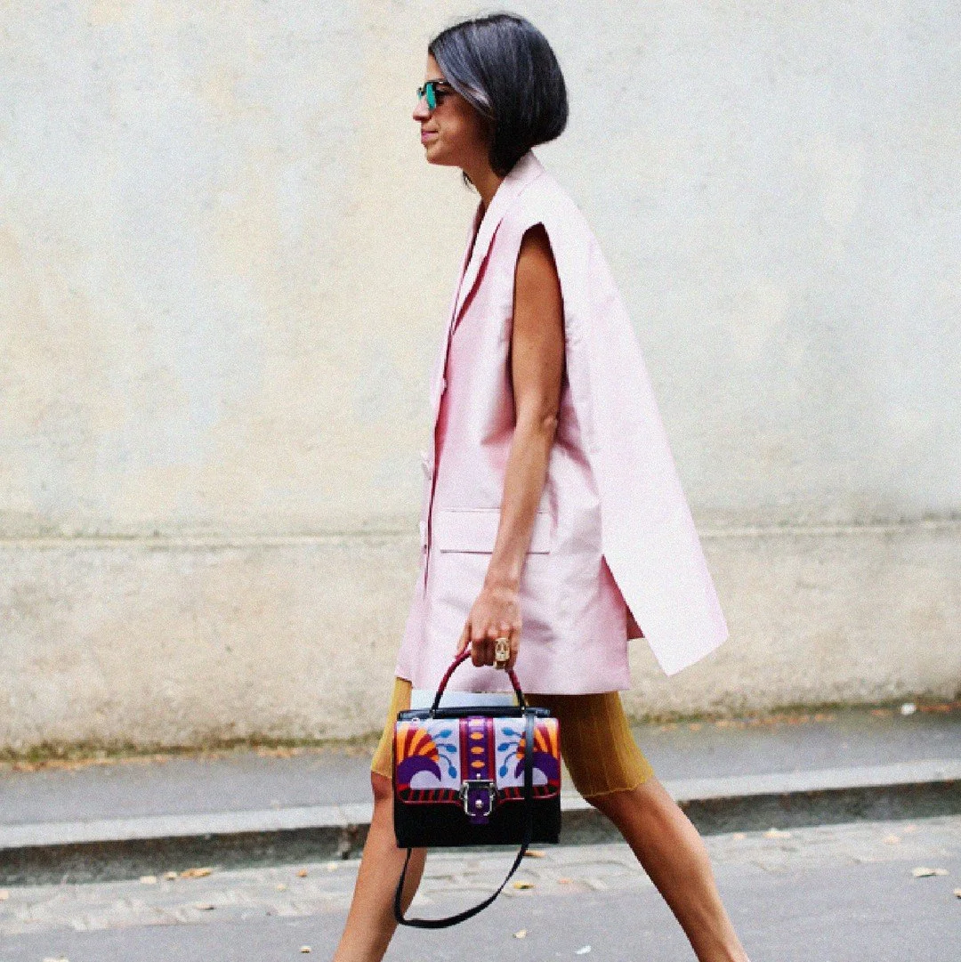 Once a muse, always a muse. Throwback to the lovely @leandramcohen spotted strolling with the iconic #PaulaCademartori Petit Faye bag. 💕⠀⠀⠀⠀⠀⠀⠀⠀⠀
#TWOP #TheWorldofPaula #PCmuses #PCarchives #PetitFayeBag