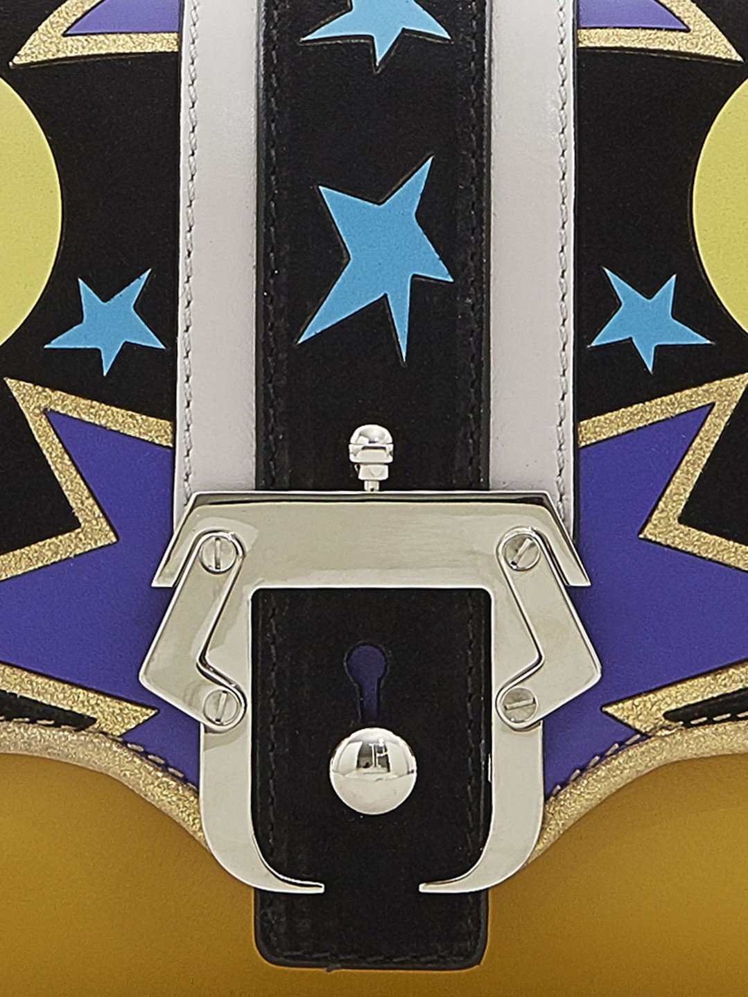 A journey through the Paula Cademartori archive.

'Shop Paula' Magazzino 0 brings together a personal selection of handbags chosen by @PaulaCademartori and made available on Vestiaire Collective, giving some of the brand's most iconic creations a sec