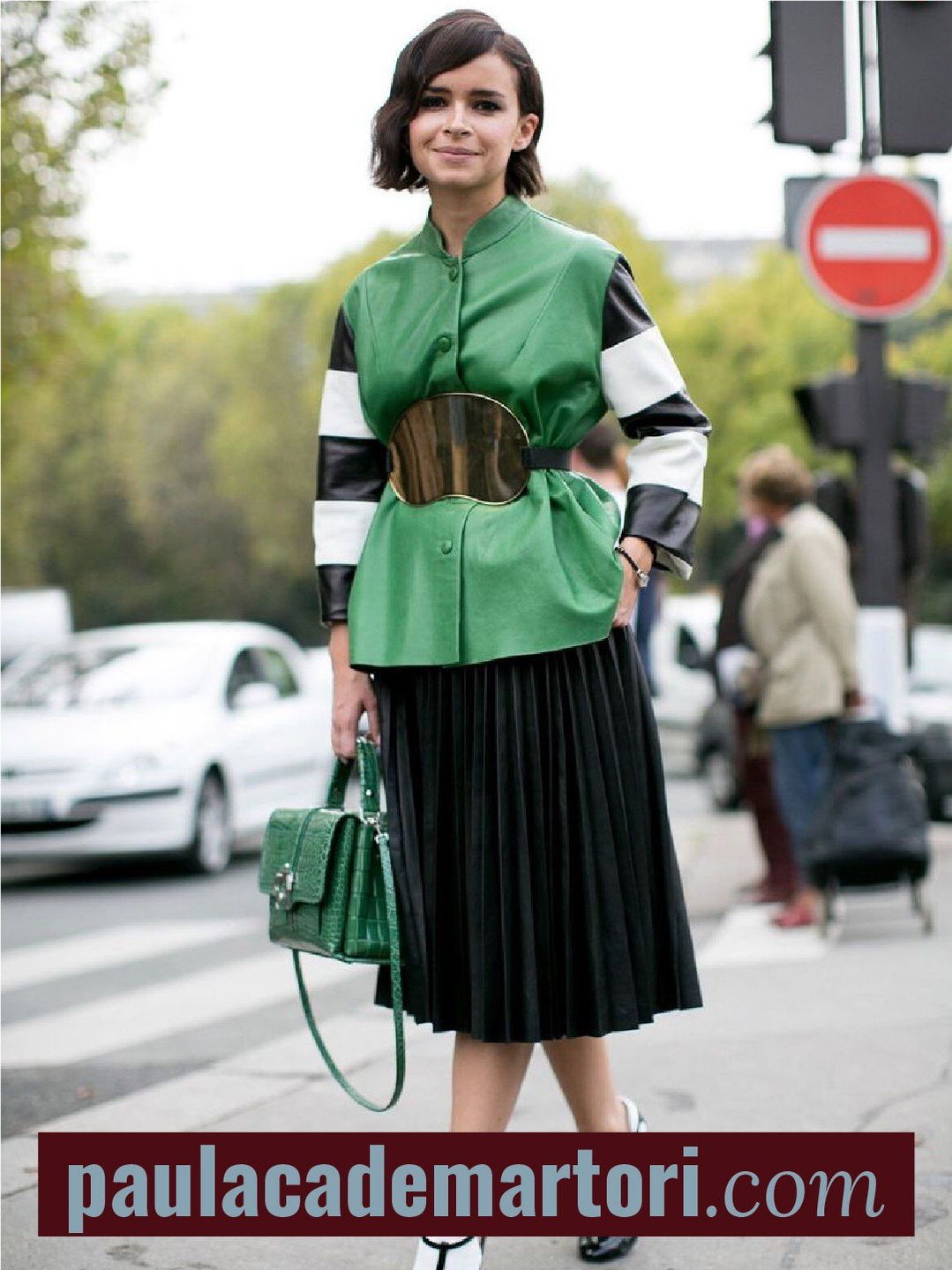 Throughout the years, Paula Cademartori's
handbags and shoes became favourites of
some of fashion's most influential style personalities.
Spotted on street style icons including Olivia Palermo, Leandra Medine, Anna Dello Russo, Miroslava Duma and Tam