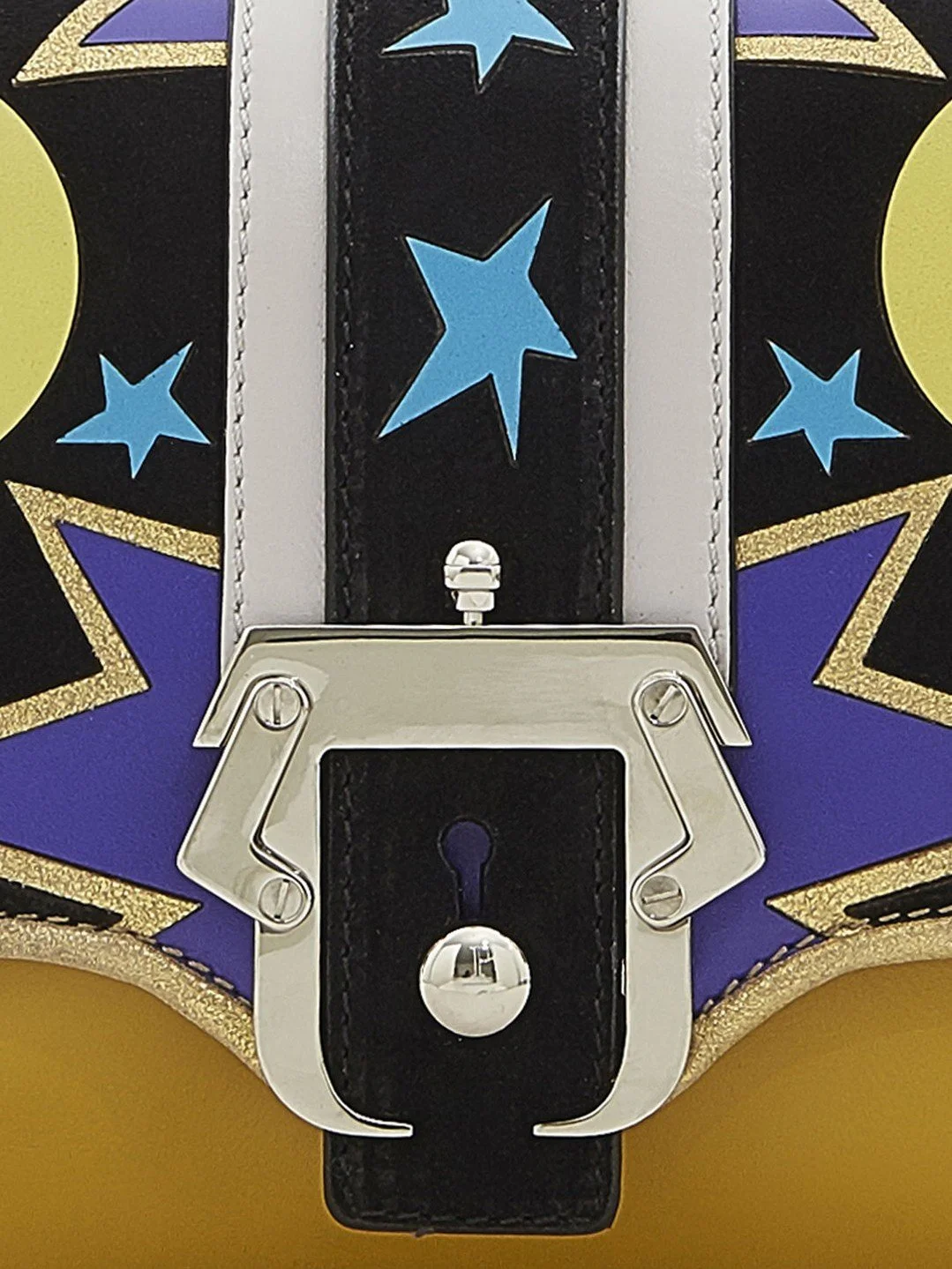 A journey through the Paula Cademartori archive.

'Shop Paula' Magazzino 0 brings together a personal selection of handbags chosen by @PaulaCademartori and made available on Vestiaire Collective, giving some of the brand's most iconic creations a sec
