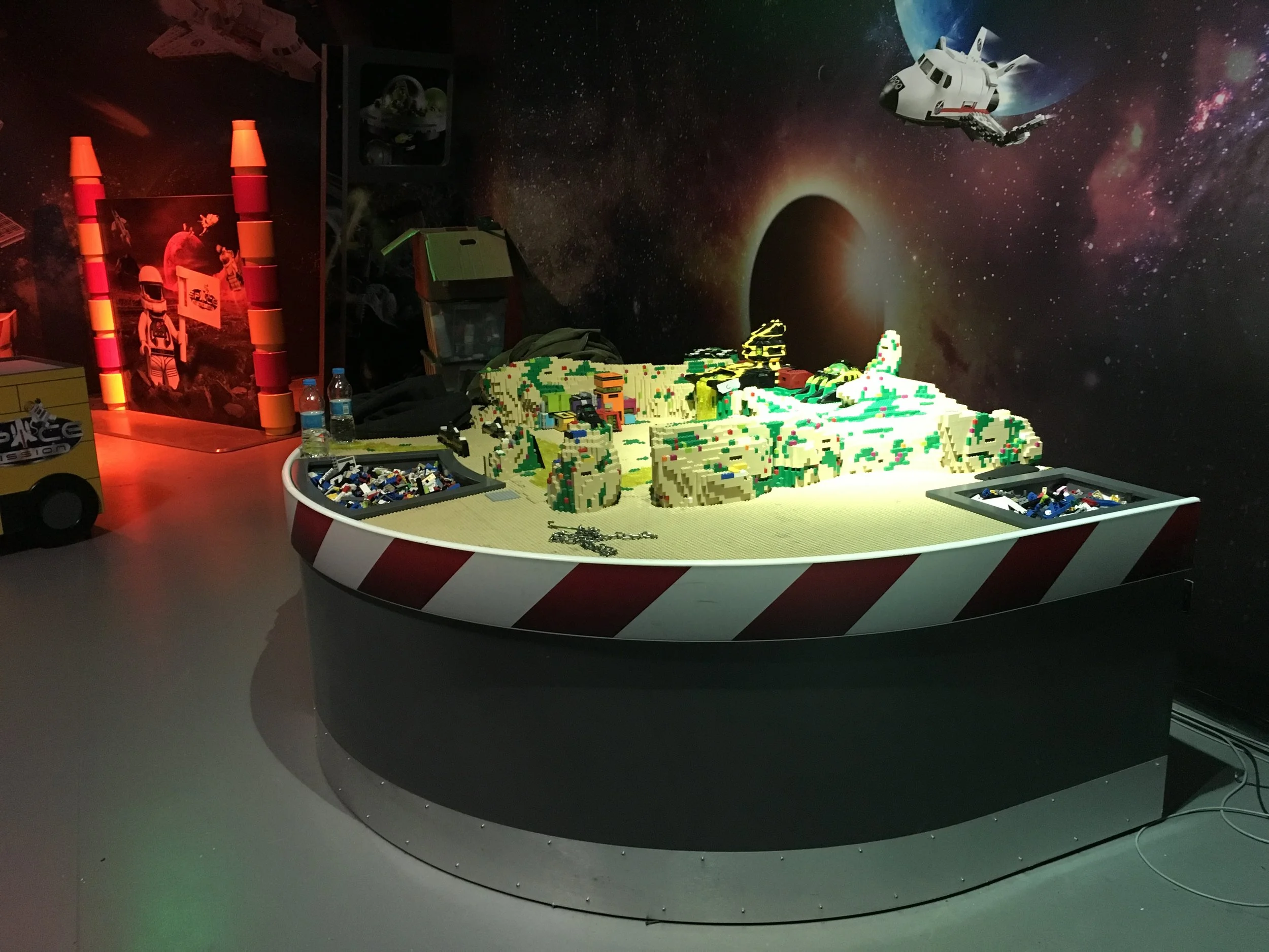 Lego build your own spacecraft interactive