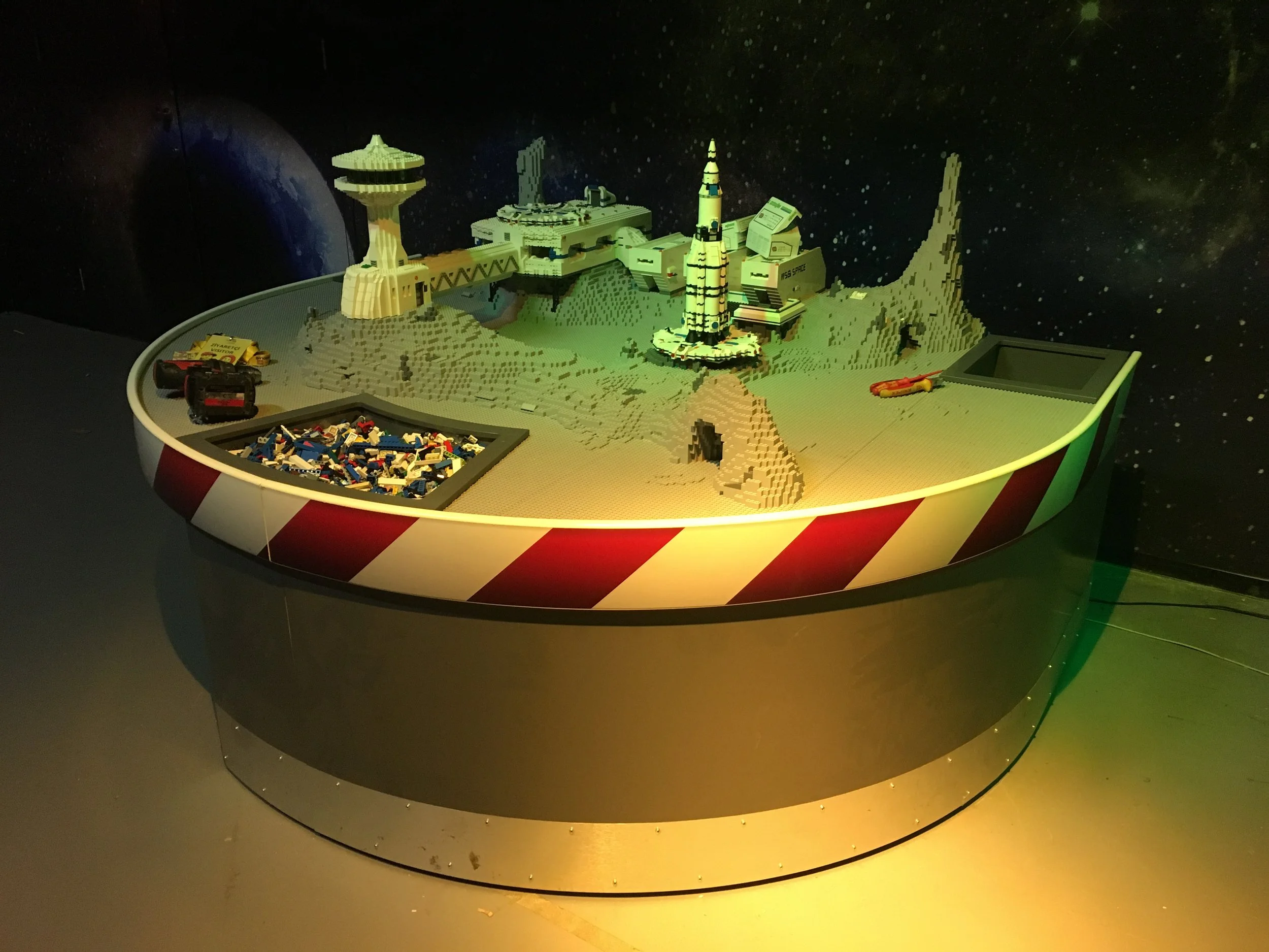 Lego build your own spacecraft interactive