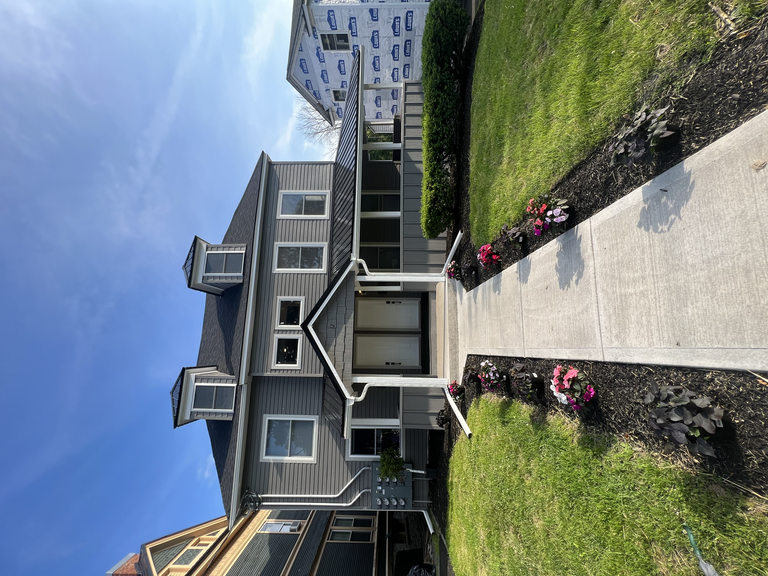 Converted 6 Unit Apartment building. This 1830's built residence was a former missionary boarding house for missionaries of the Auburn Theological Seminary. Auburn, NY