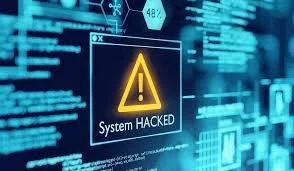 Schermo con avviso di sistema hackerato e indicatori di sicurezza digitale