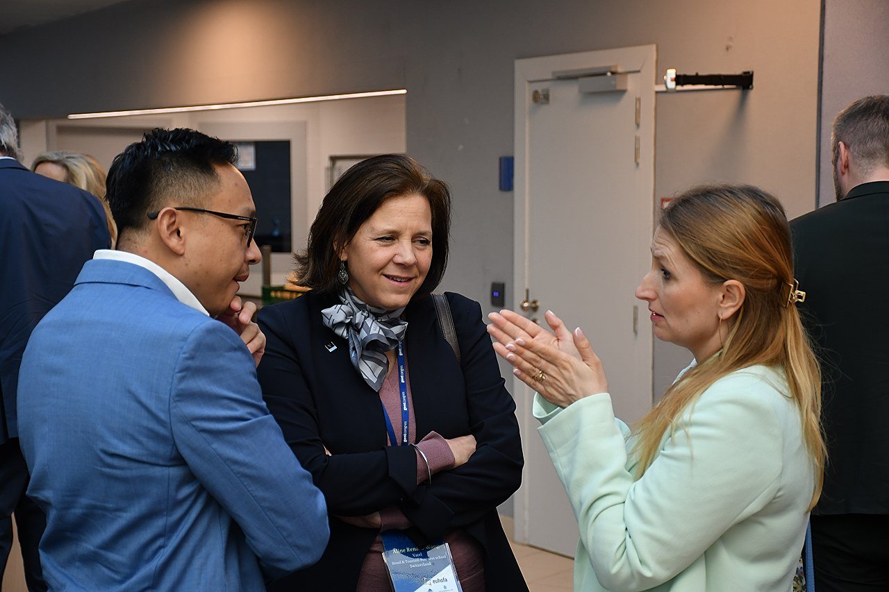 Members interact during EUHOFA Congress.