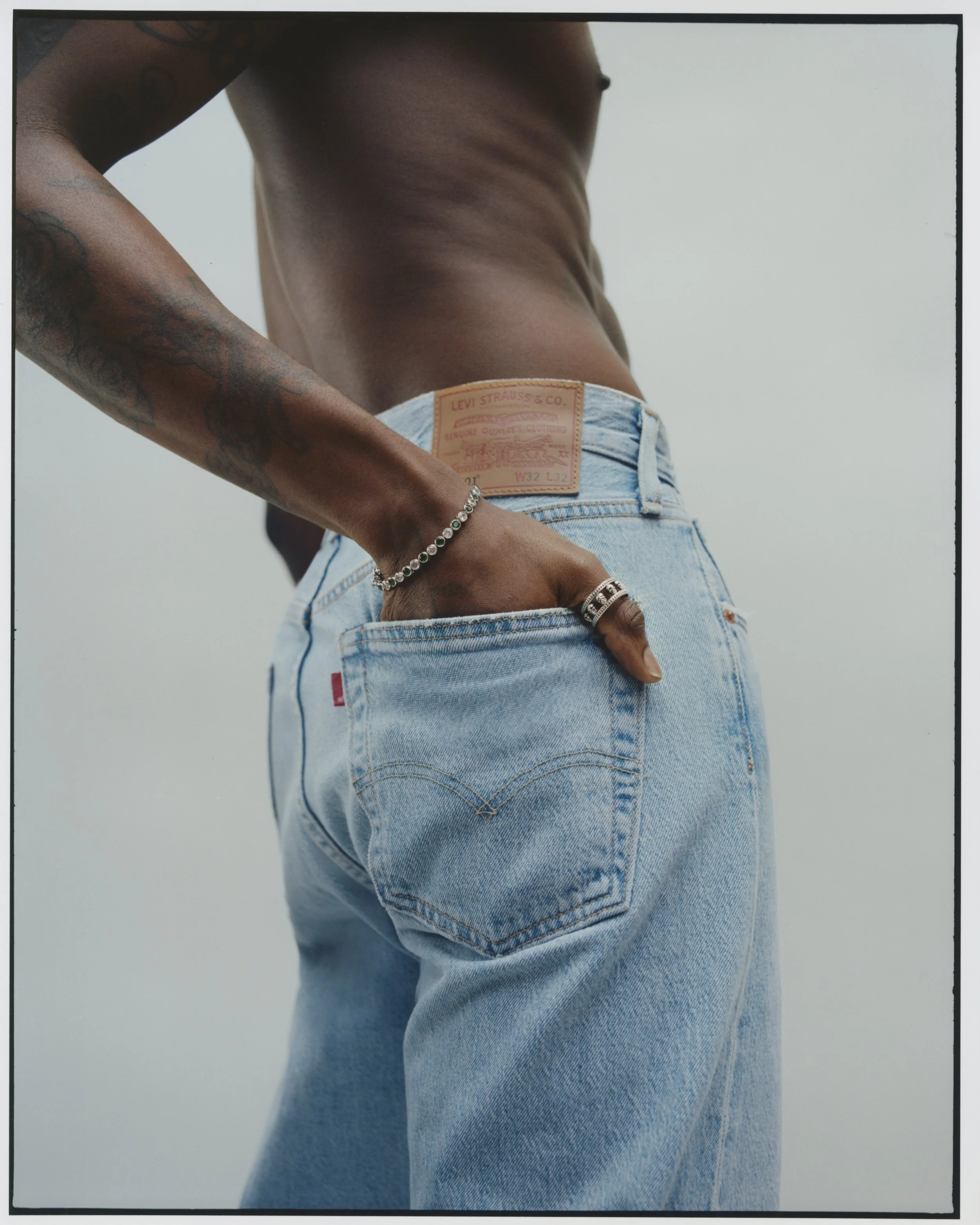 2DM_MGMT_MS_LEVIS_501_CAMPAIGN_02.jpg