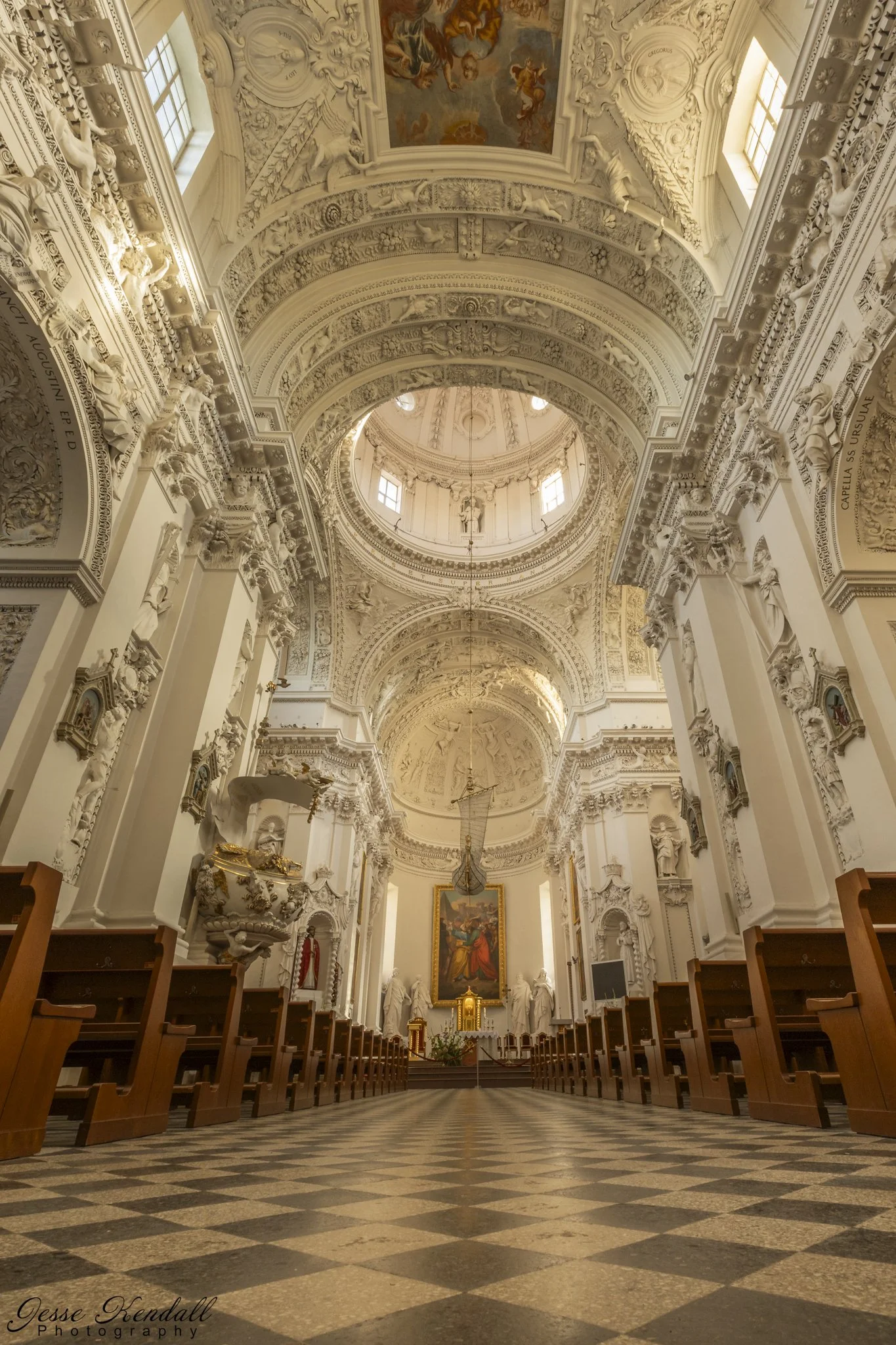 Church of St Peter and St Paul in Vilnius-9405.jpg