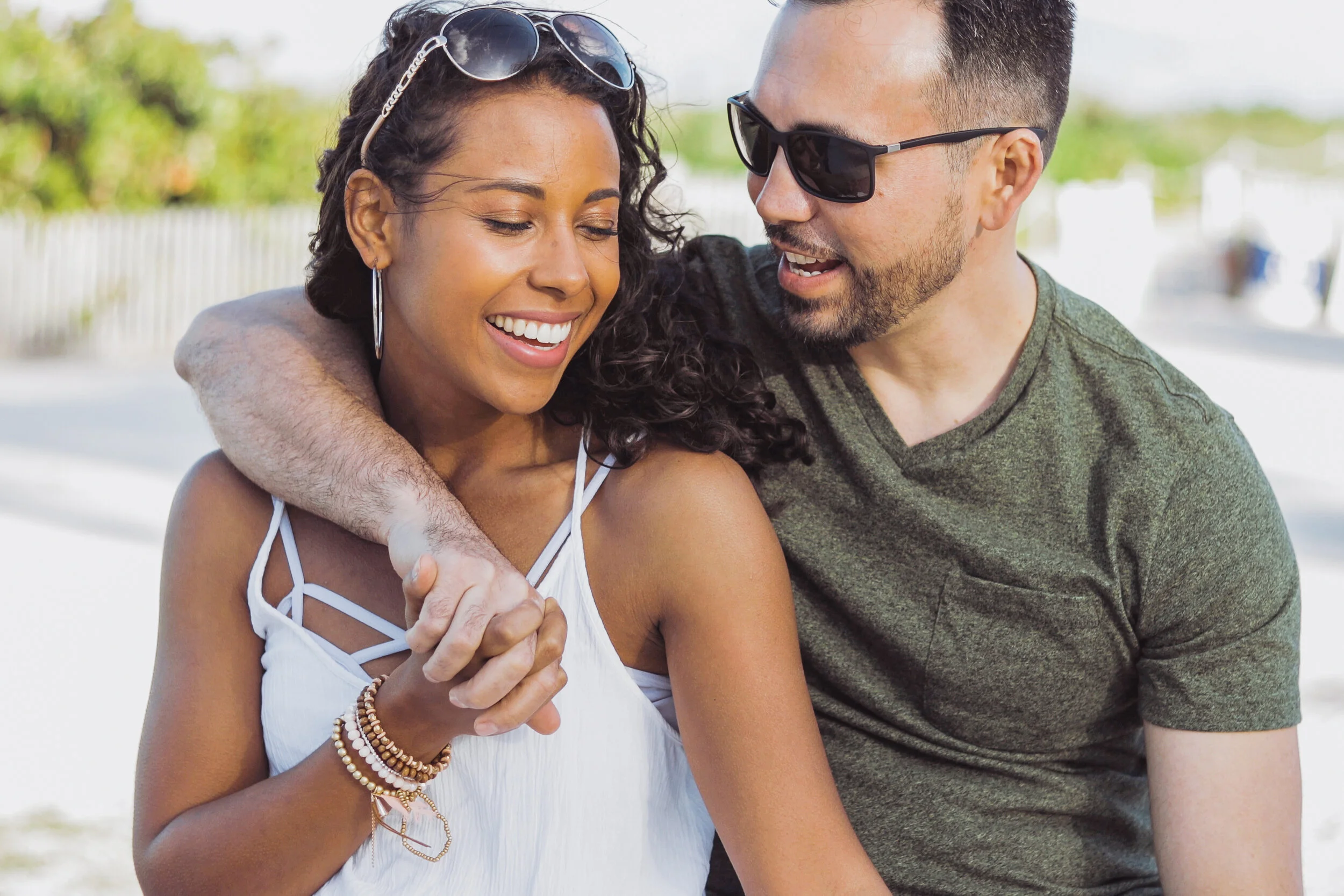 beautiful-couple-embracing-on-shoreline-P9D8NR4.jpg