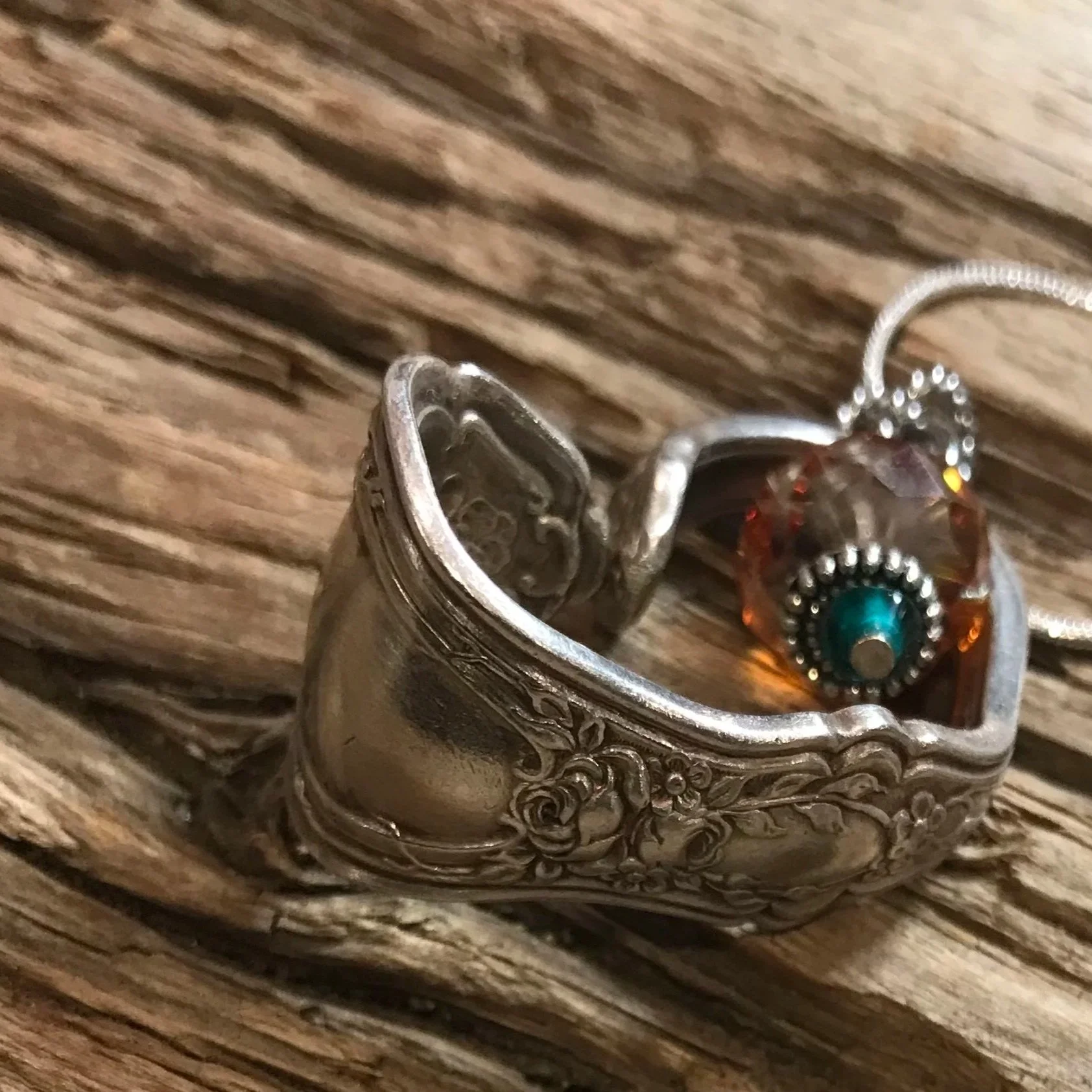Bended Heart Necklace with beading