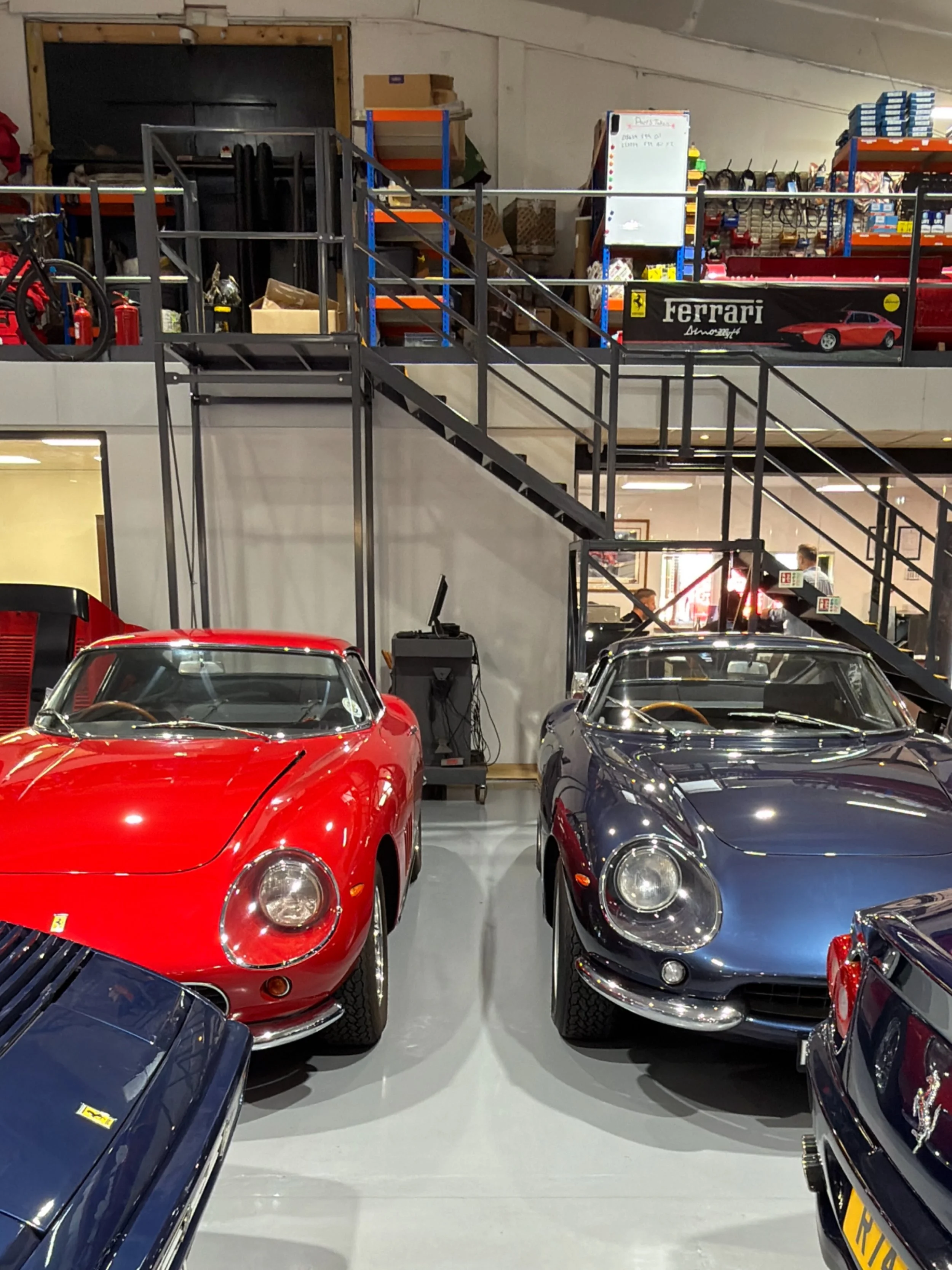 Red is the classic choice&hellip; but which would you choose? 🚗🚙

#classicferrari #ferrarispecialist #goodwoodfos #rardleyservice #ferrari