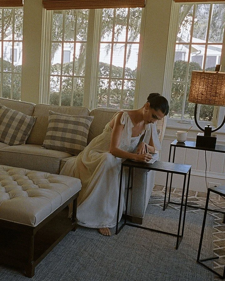 Relaxed quiet moments is our standard for you on your wedding day!

#weddingday #trueluxury #quietmoments