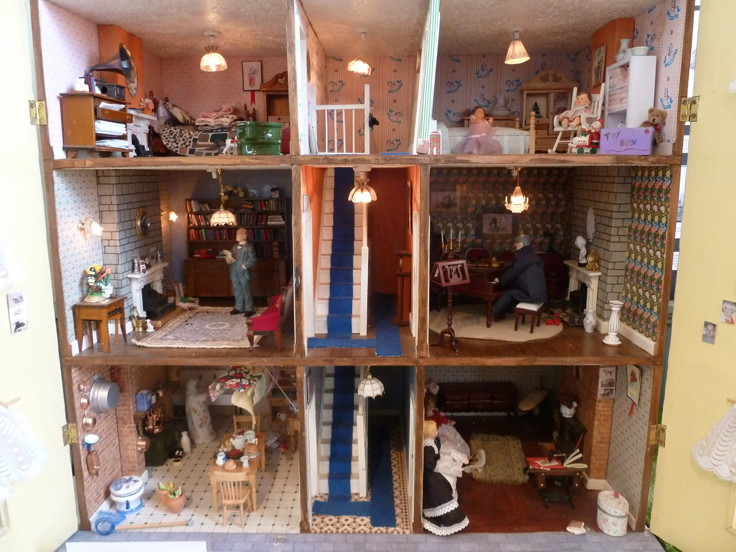 Dolls House - member of the public donation.