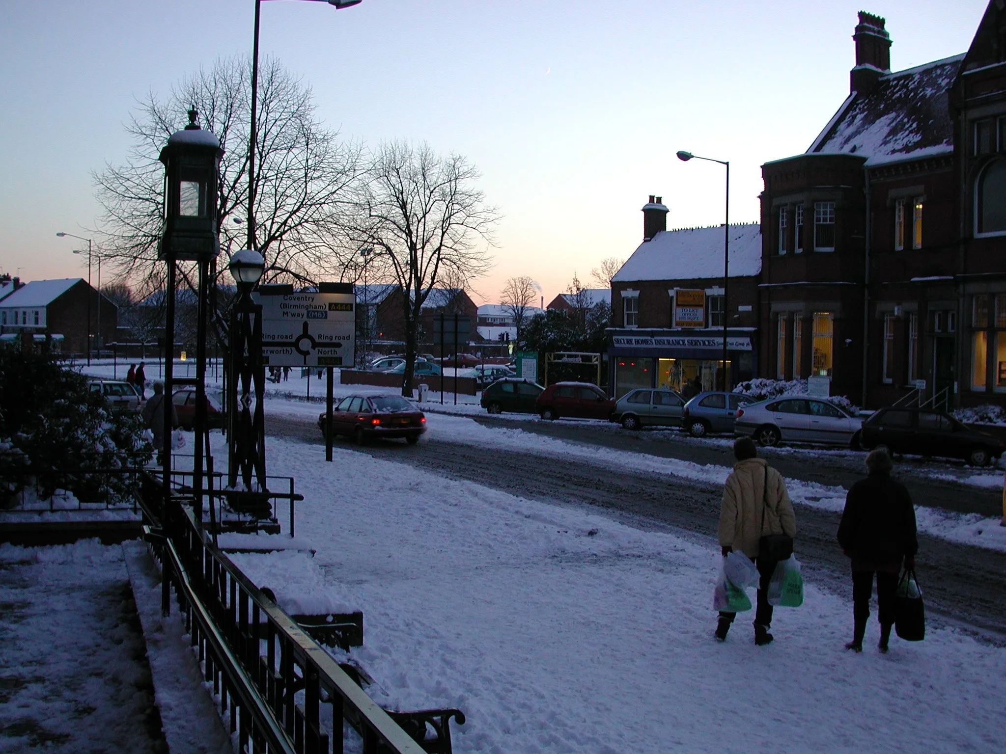 Taken from outside the Town Hall in the winter of 2000, the streets seen without the Rope Walk car park and the remodelling of the walkways alongside the Roanne.