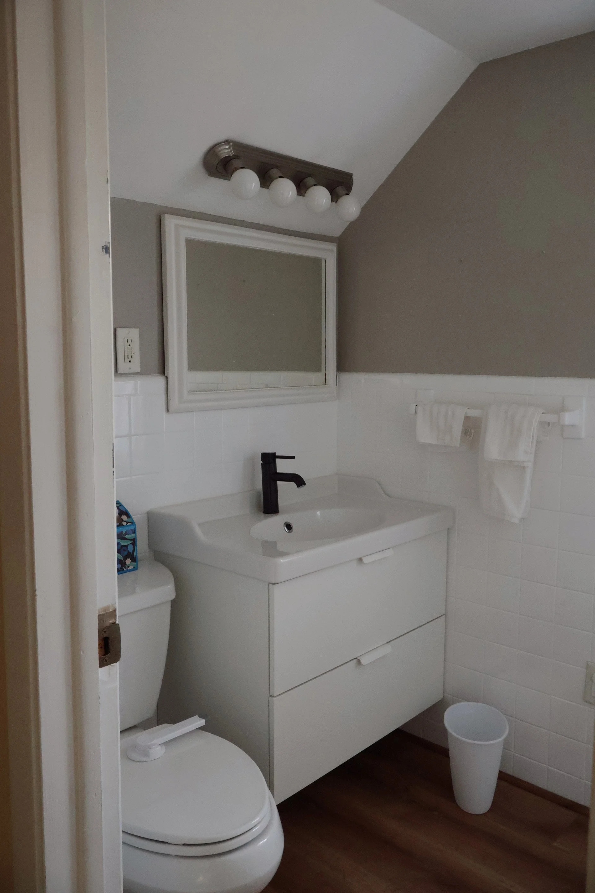 Second Floor Full Bathroom