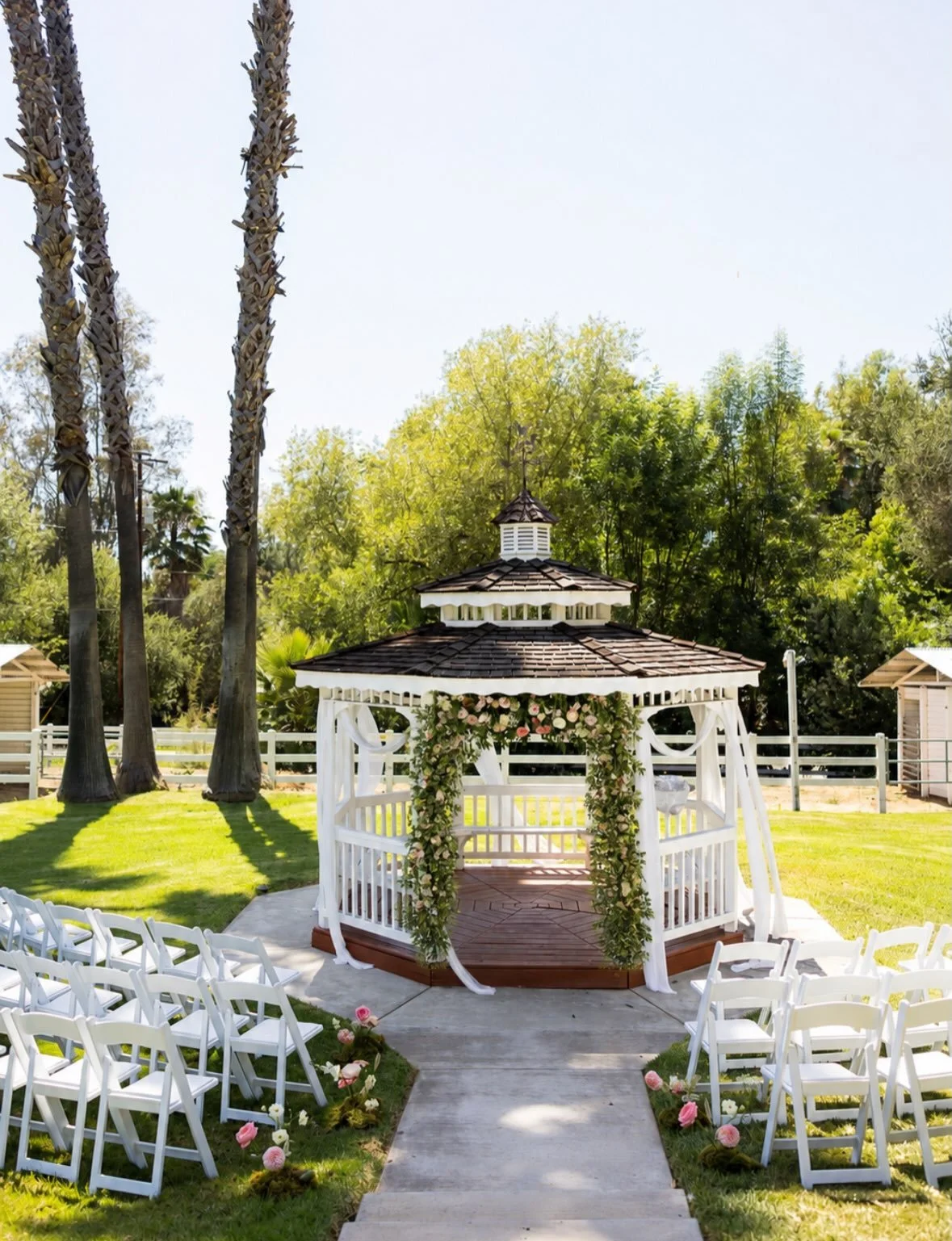 the sweetest intimate ranch wedding for Z + L 🌸🌾🐎
