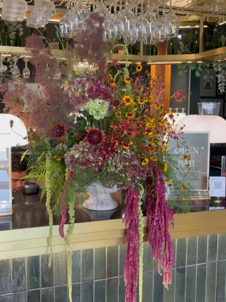 Freelance fun 👩🏻&zwj;🐰&zwj;👩🏽✨

When I decided to take the leap and work with flowers full-time, I was nervous about how local florists would receive me. The industry already felt so saturated.. Would they welcome me in? Share their knowledge? A