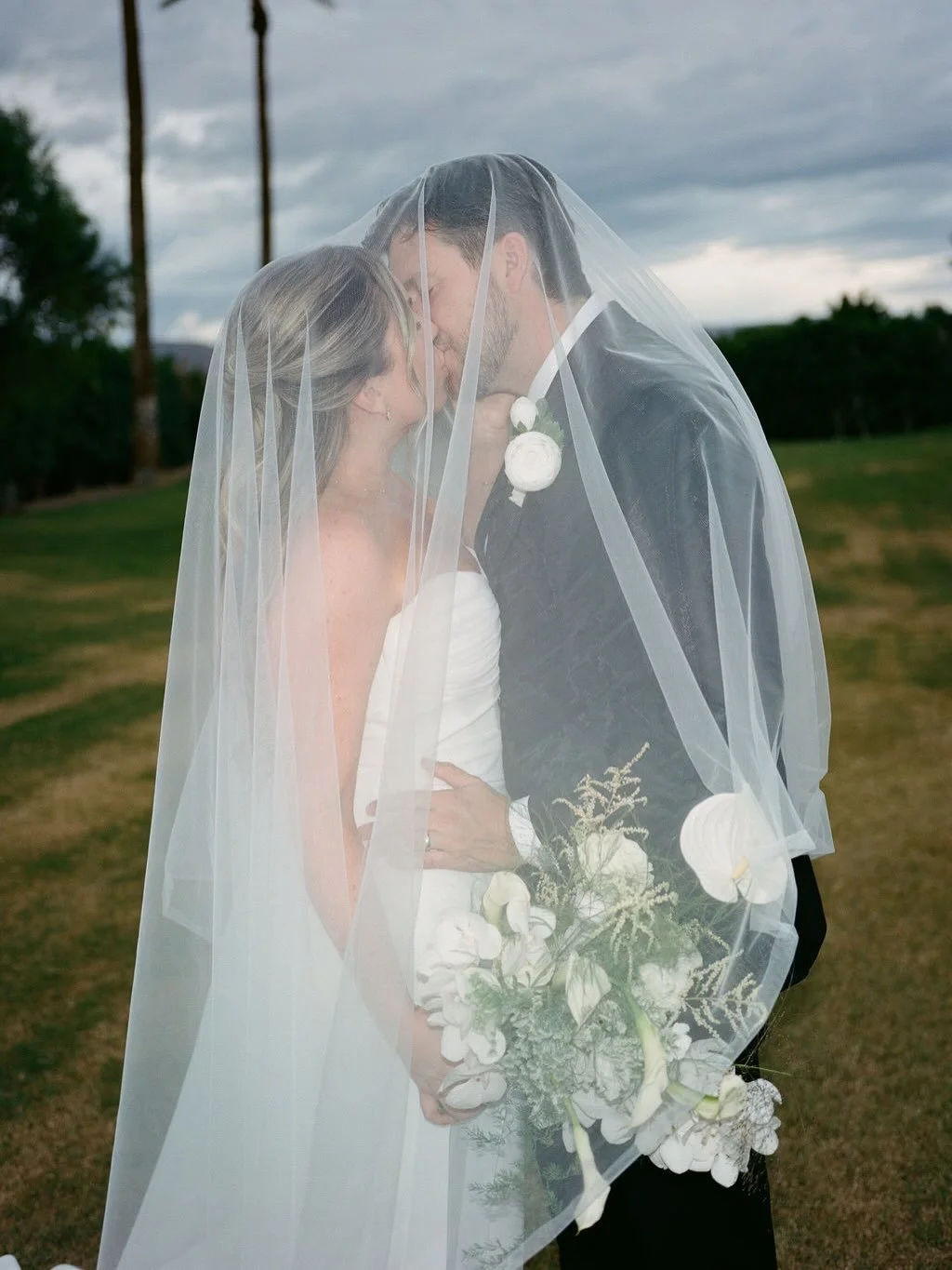 Kaila + Fraser 🌴
From our first conversation, Kaila had a clear vision for how her wedding would look and, more importantly, feel. Romantic florals that felt at home in the estate&rsquo;s natural beauty. It just felt like them.
The day was relaxed f