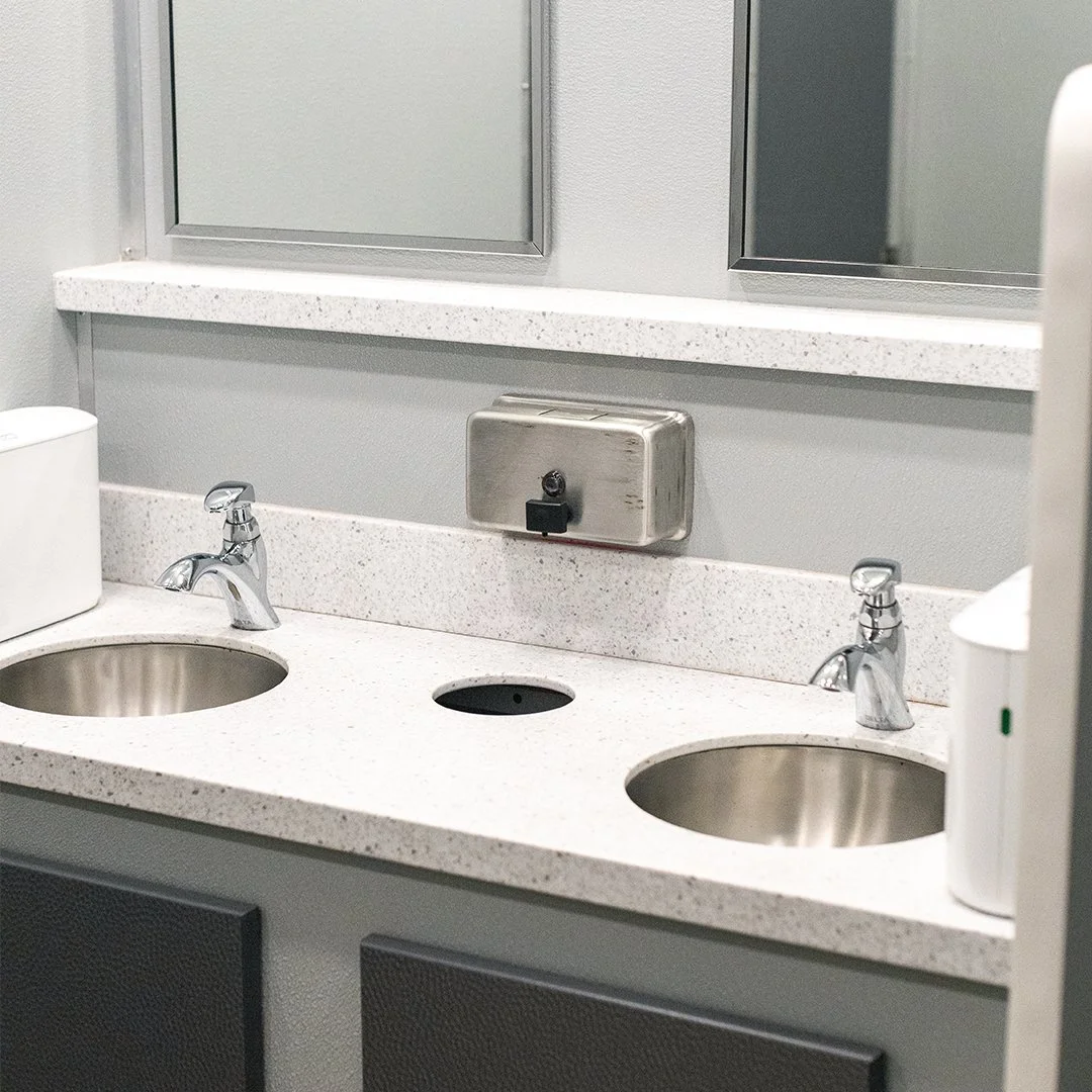 69a1c4ed287a08986311856e_Vanity Mirror and Sinks.jpg