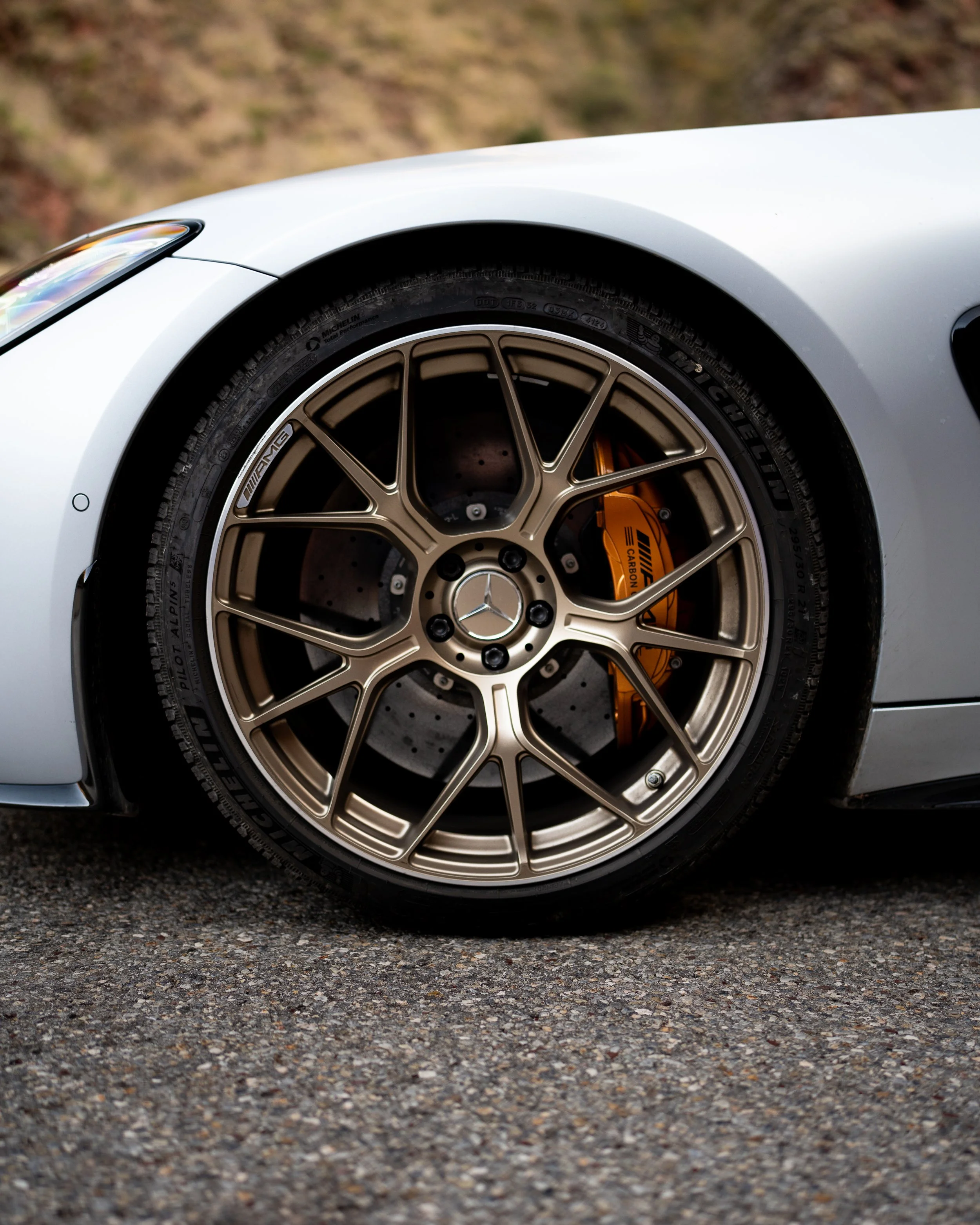 20251118_Banauten_Mercedes-AMG_RawDrives_NikoFrielitz-31.jpg