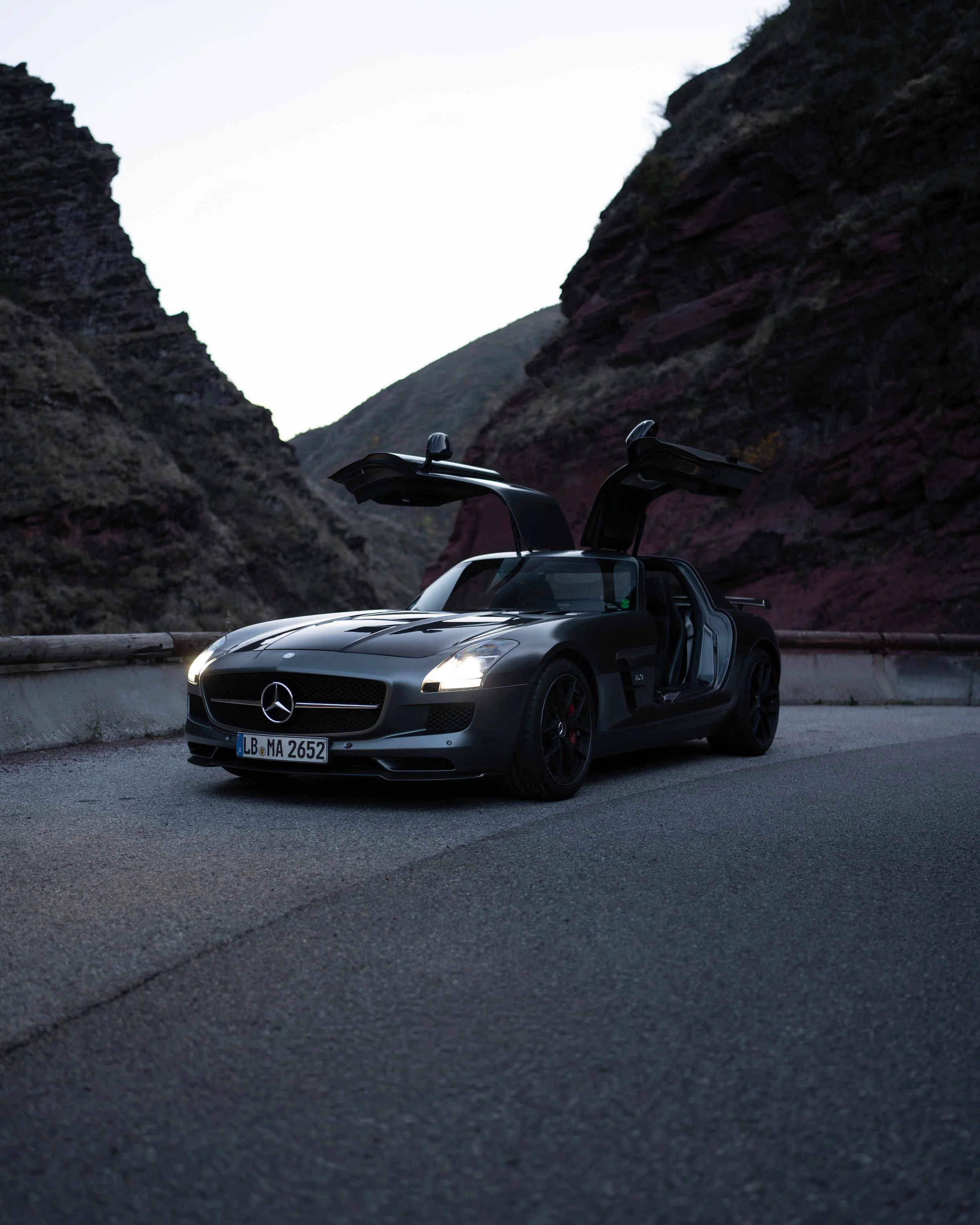 20251118_Banauten_Mercedes-AMG_RawDrives_NikoFrielitz-46.jpg