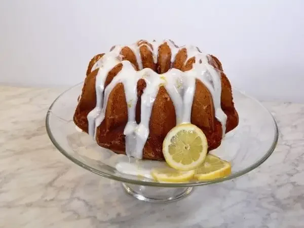 LEMON-POPPYSEED-WITH-SLICES-600x450.webp