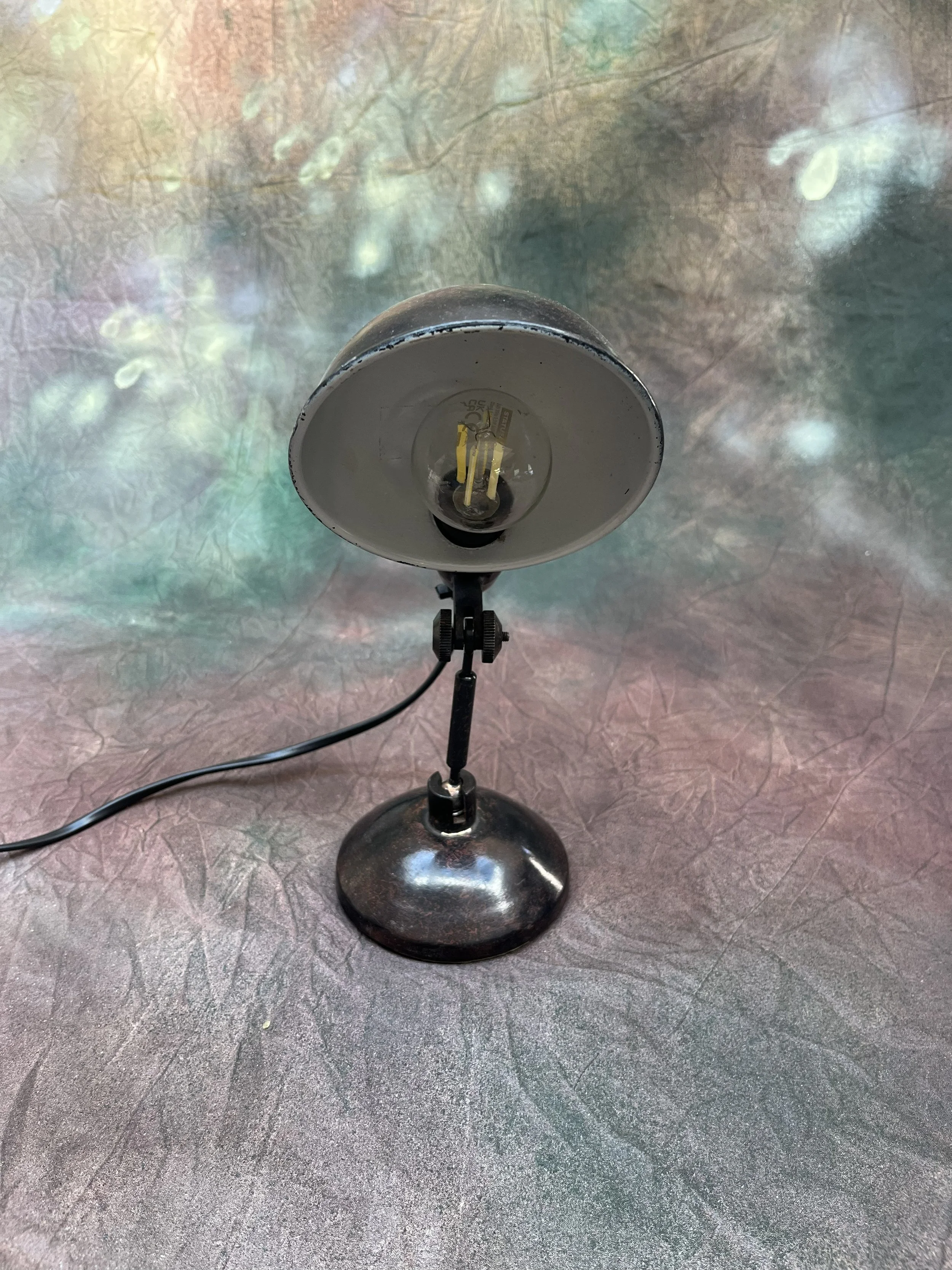 Light2.jpg