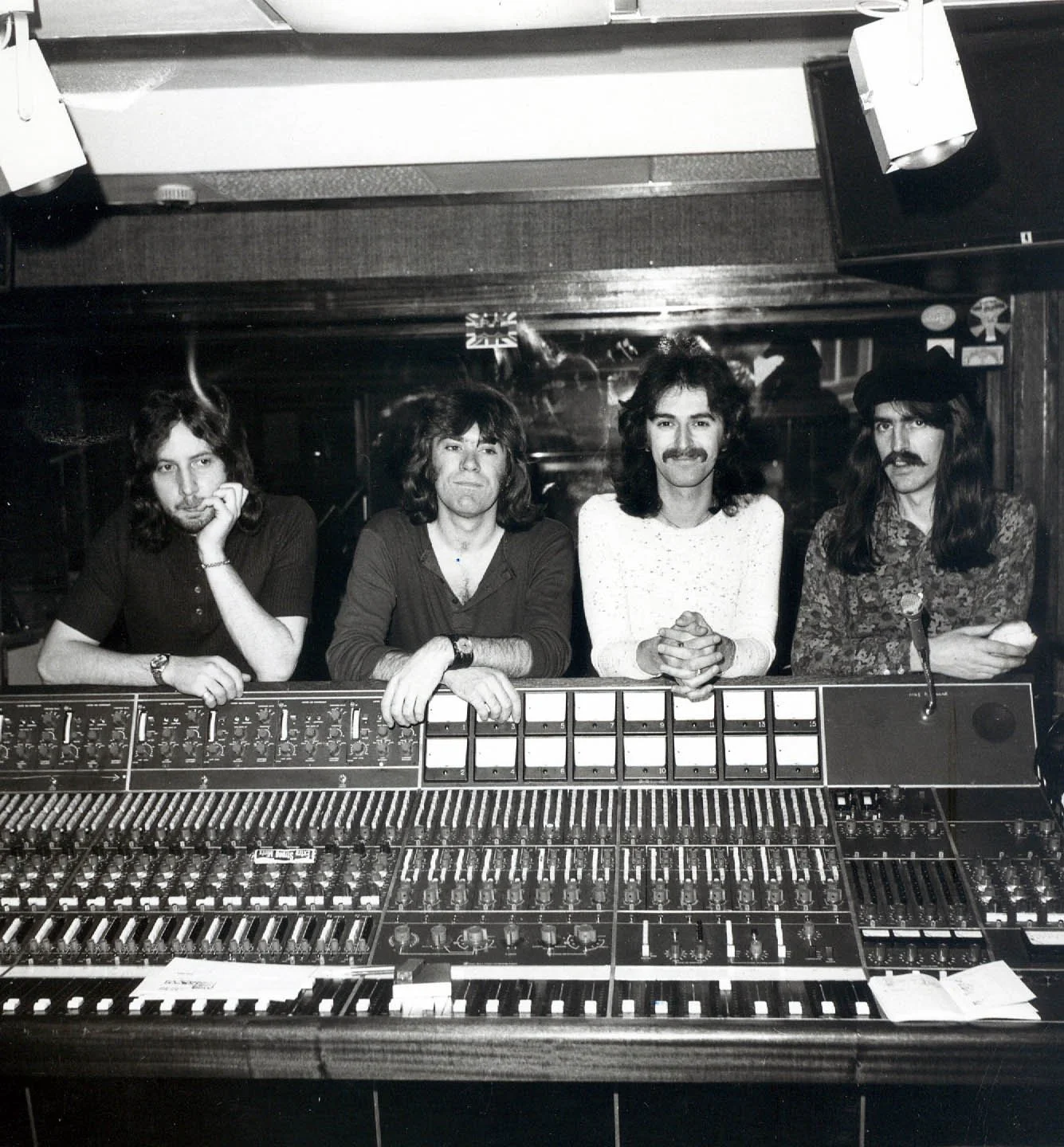 Air Studios, London, UK. Recording Magic's In The Music album. 1973. L-R: Rod Edwards, Jon Miller, Ken, Rodger Hand. Credit: Tony Tobias.