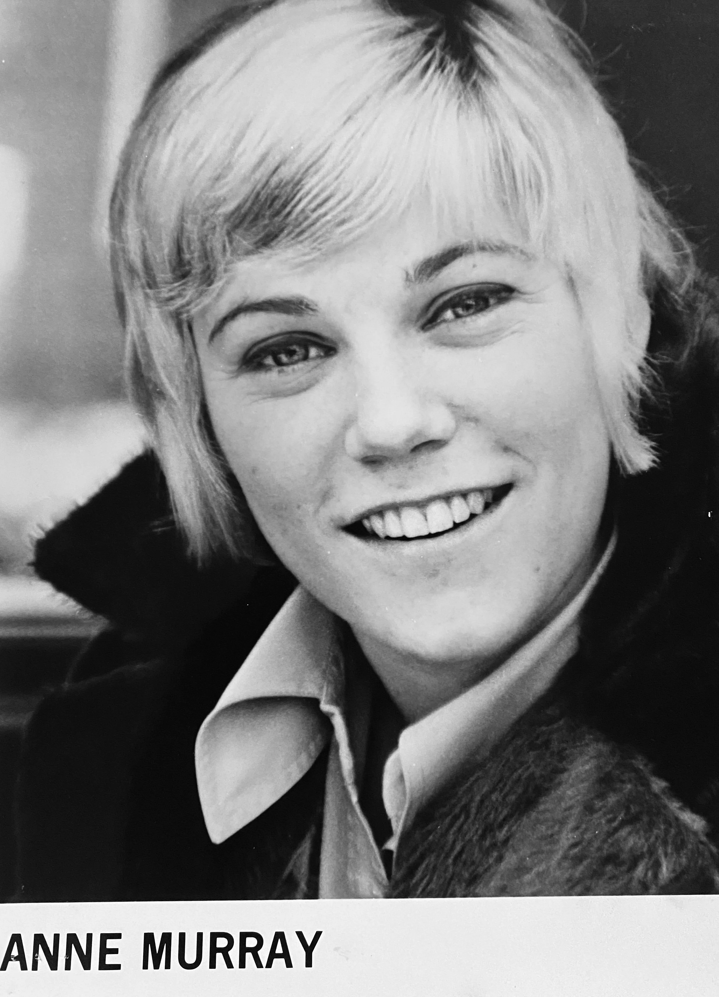 Early press photo of Anne Murray.