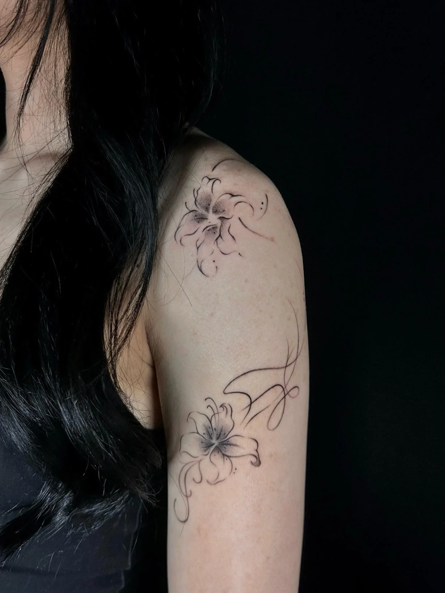 Lily flower tattoo!

If you&rsquo;re looking to book an appointment or have questions/concerns, you can always reach me through my dms or email! ⭐️

#mnfinelinetattoo #mntattooartist #tattoo #finelinetattoo #lilytattoo