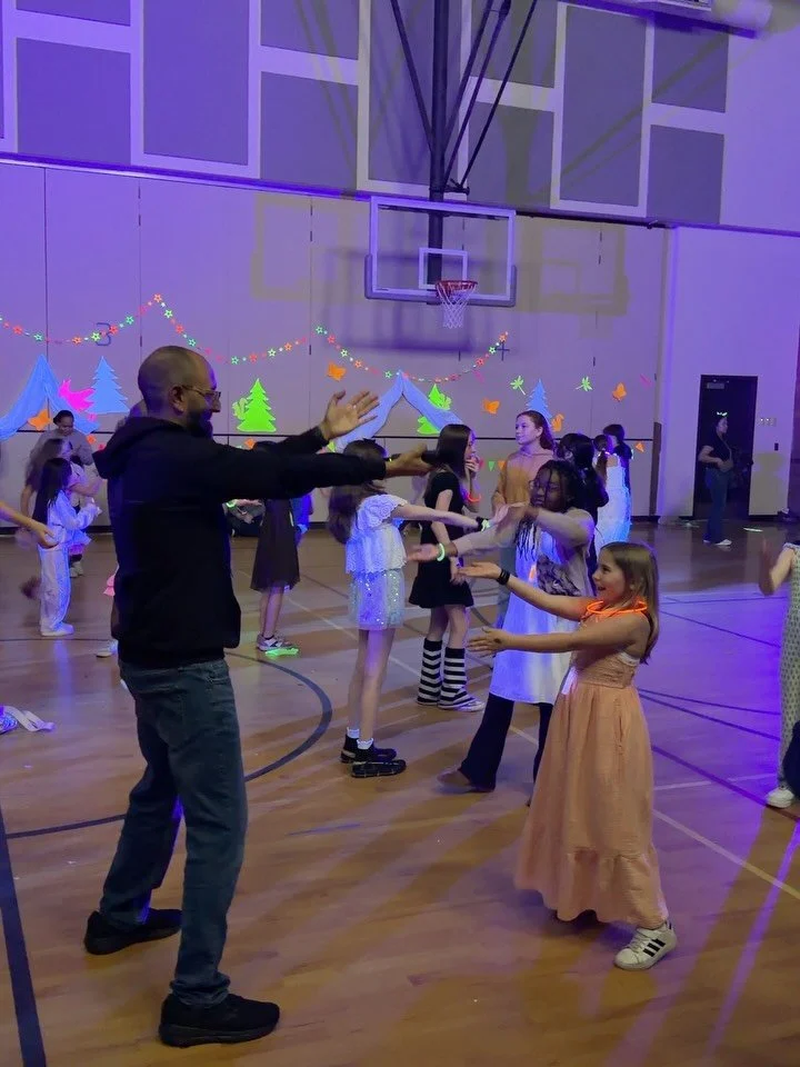 We had a great time DJing an elementary dance last week! The dance was outdoor themed with neon lights! We all had a great time!!!