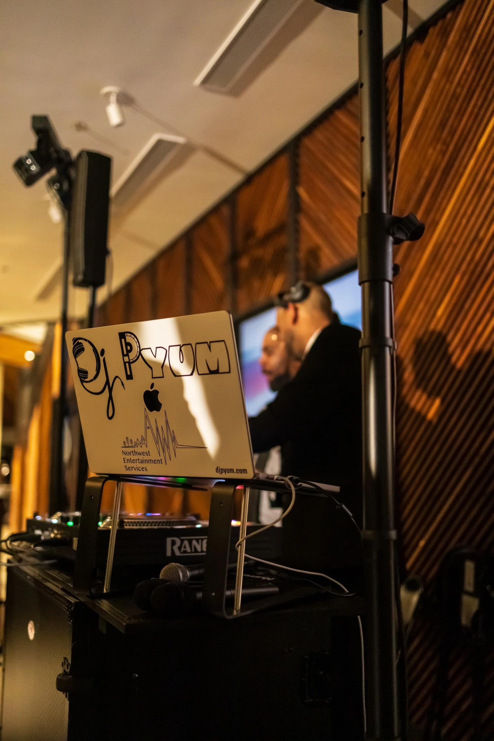 Best Wedding DJ Washington Oregon