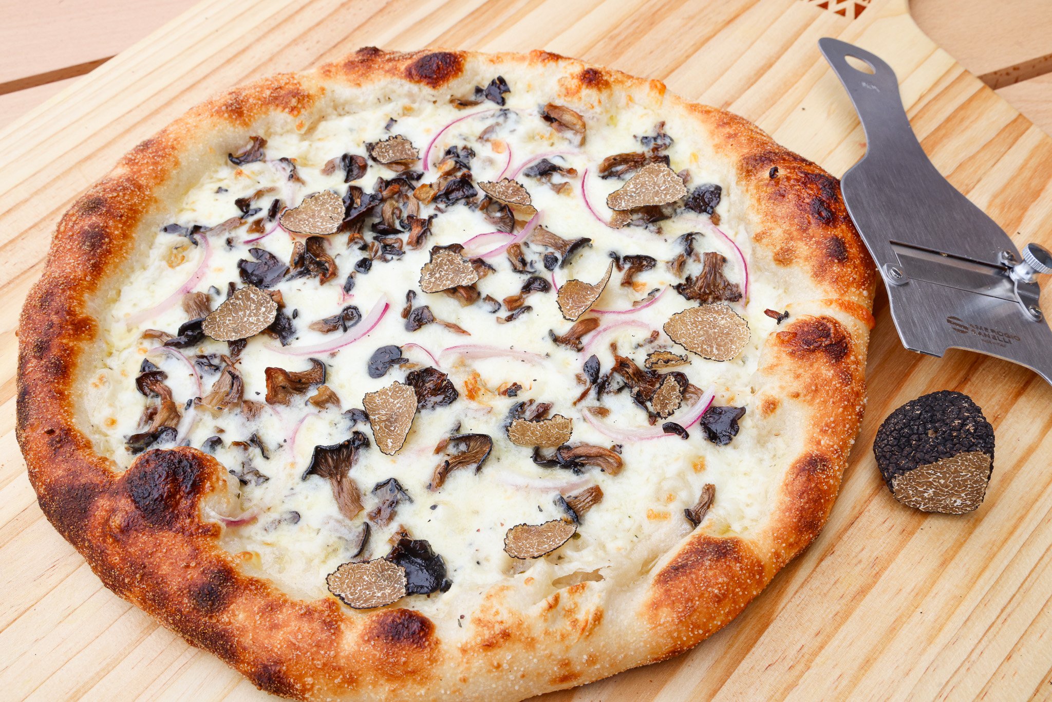 Truffle-Pizza-03.jpg