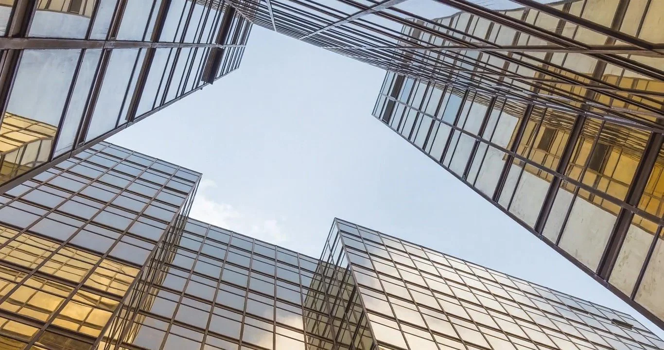 088688183-modern-building-abstract-backg_h264hd1080.mov (720p)_Moment.jpg