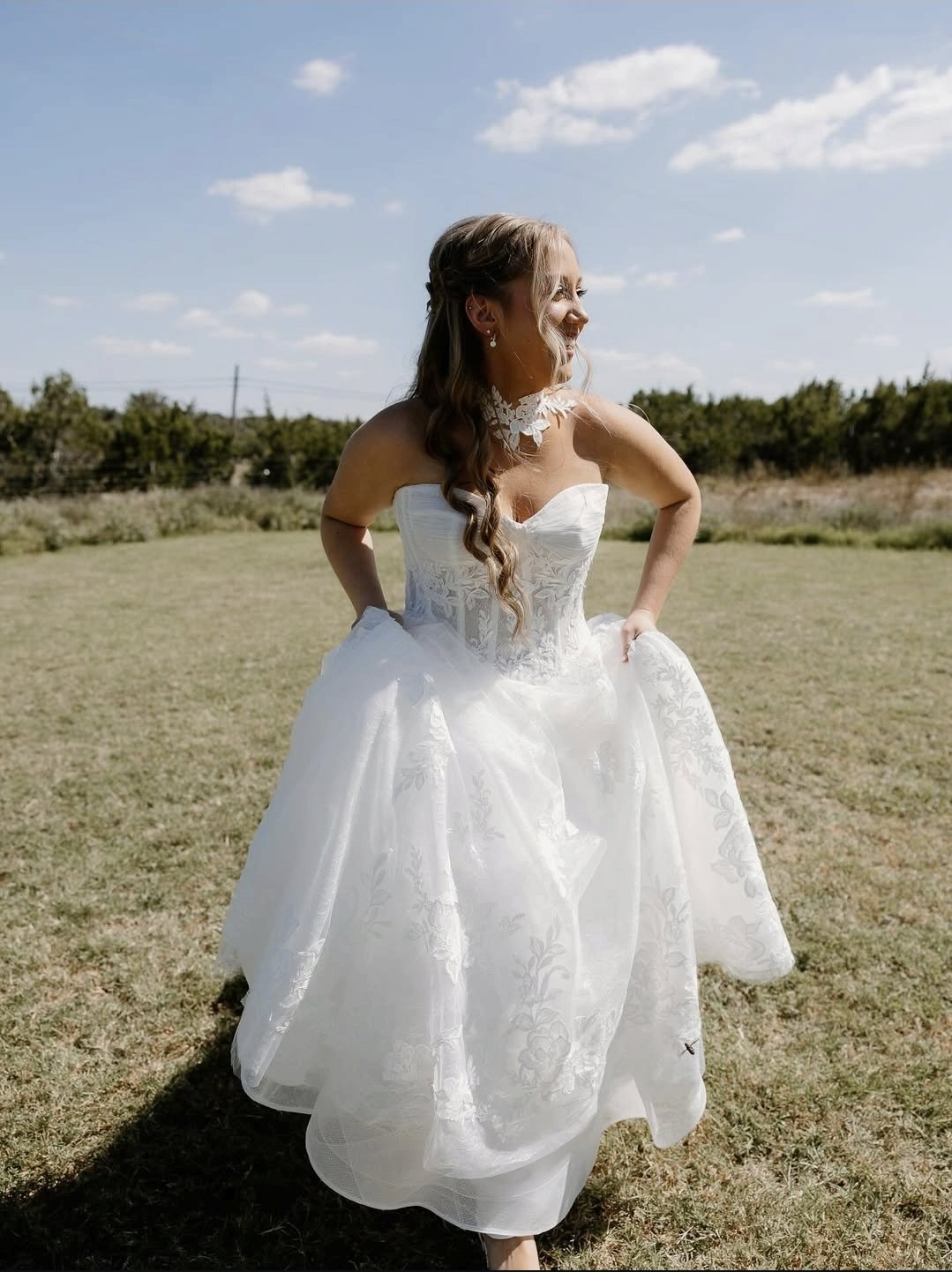 Airbrush bridal spray tan on beautiful bride